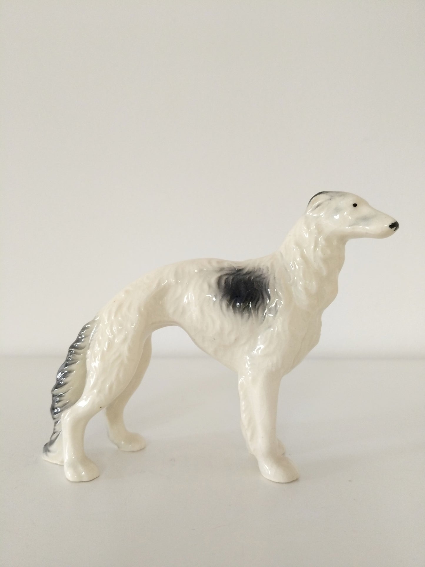 Statuette chien lévrier barzoï en porcelaine Japan
