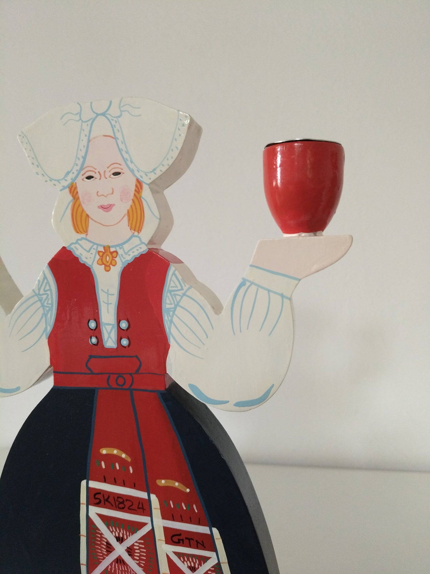 Ensemble de 2 bougeoirs en bois folklore suédois par Lizzie Velander pour Ikea 80's