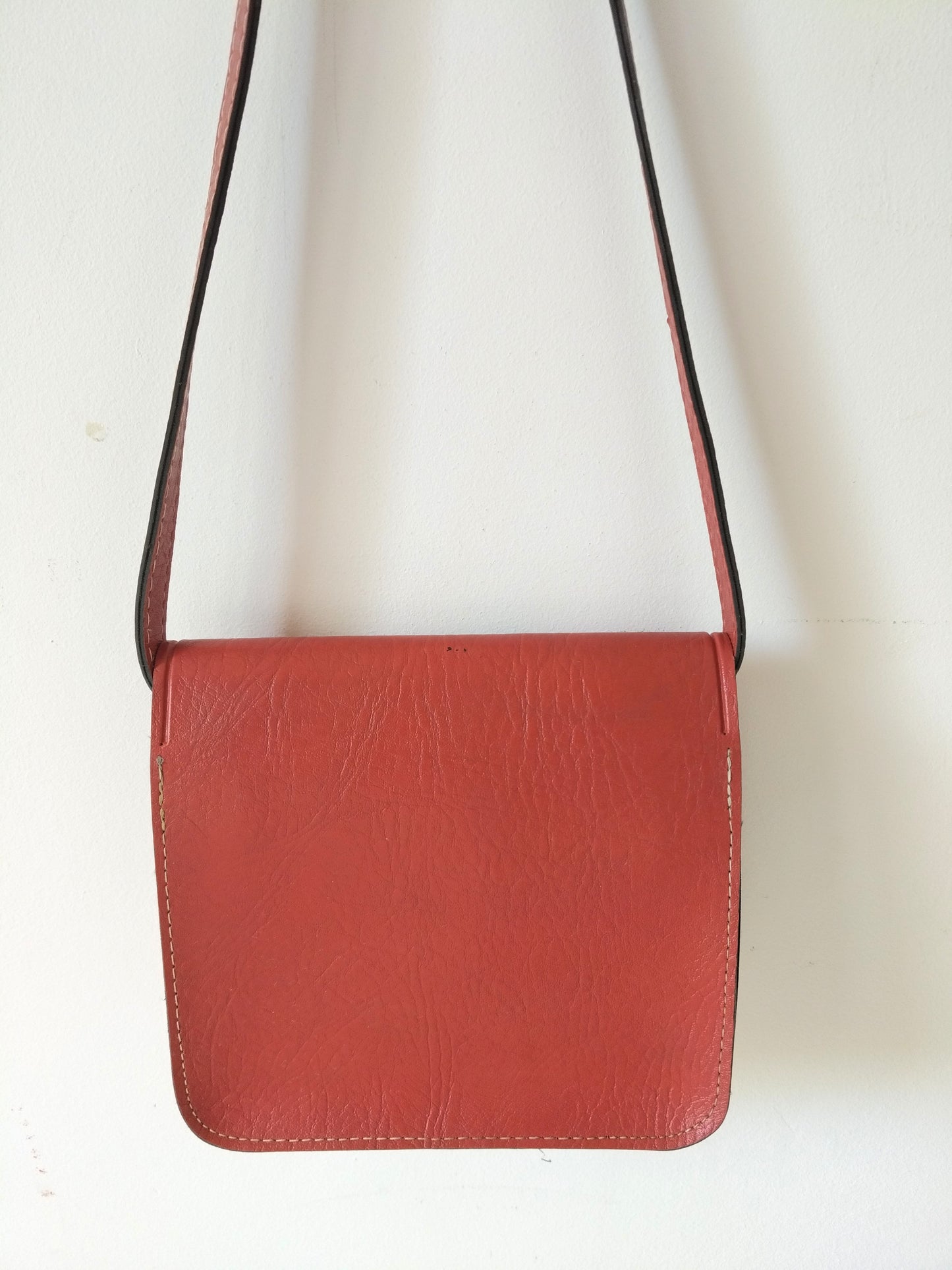 Petit sac bandoulière simili cuir 60's
