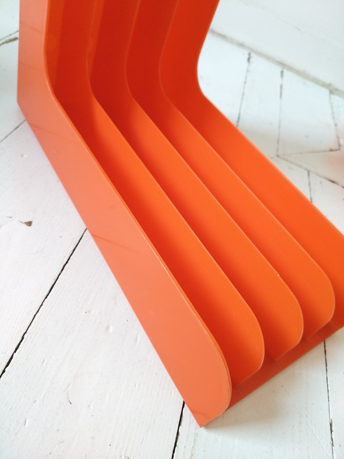 Range-vinyles 33T/ porte-revues Auréac en plastique (à poser ou mural) à l'unité