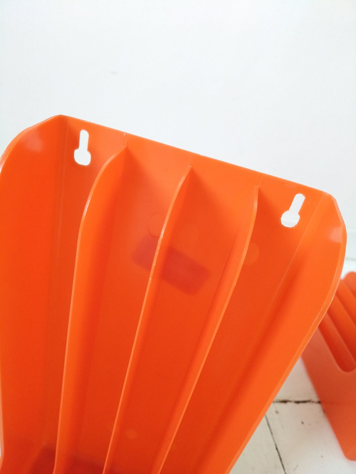 Range-vinyles 33T/ porte-revues Auréac en plastique (à poser ou mural) à l'unité