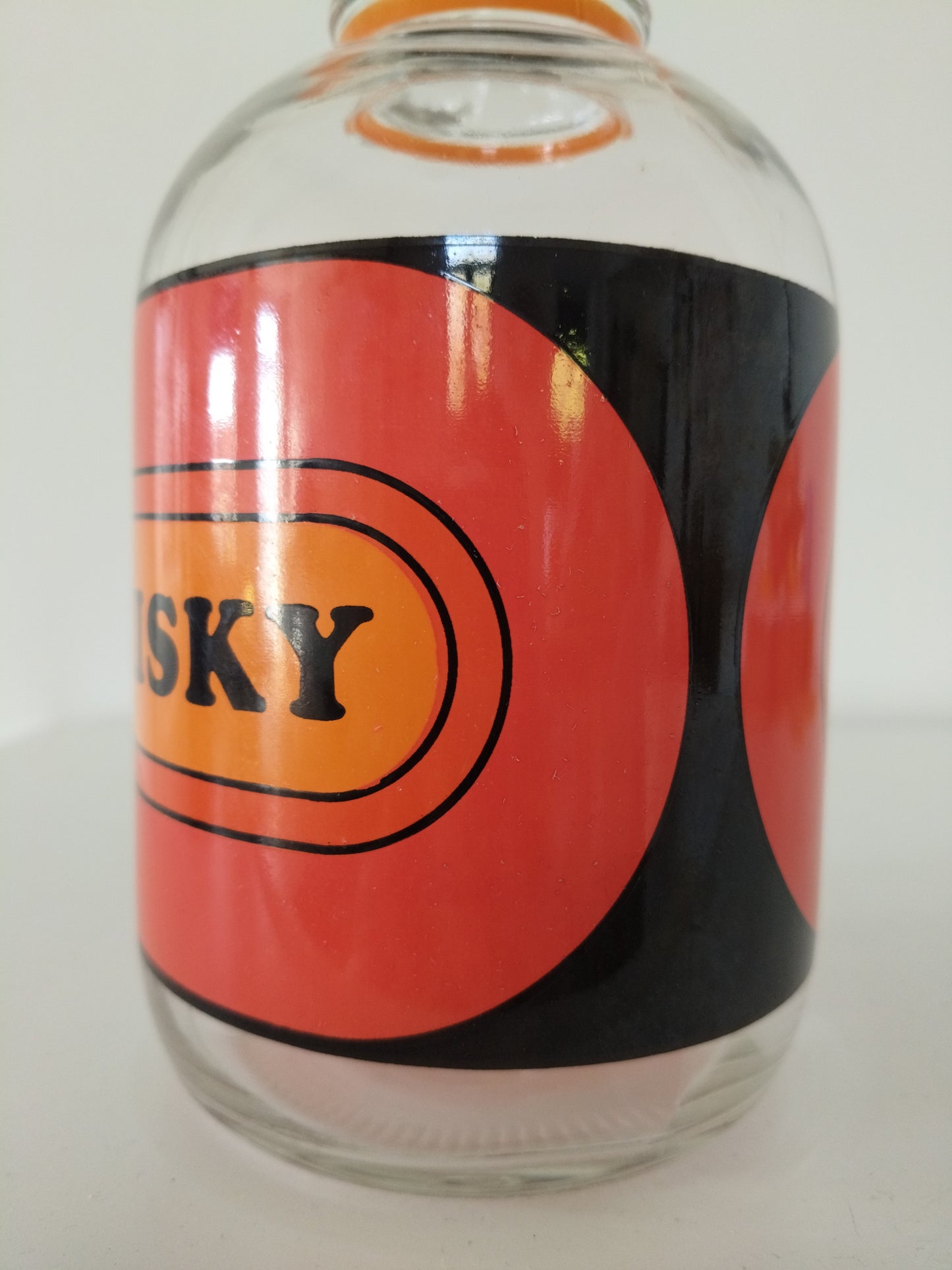 Ancienne bouteille à whisky en verre - cetaitmieuxavant