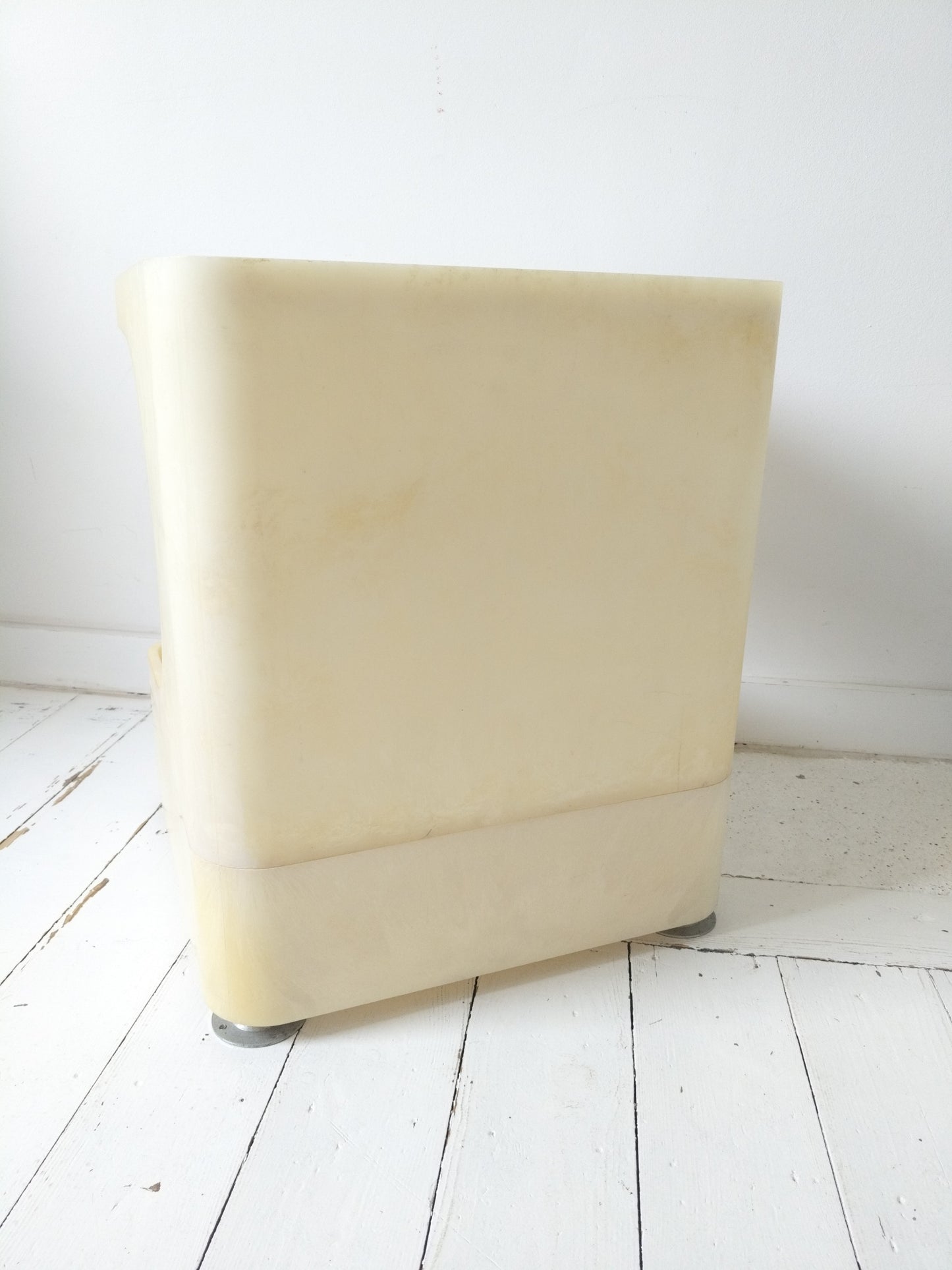Petit meuble d'appoint/ chevet/ desserte en fibre de verre