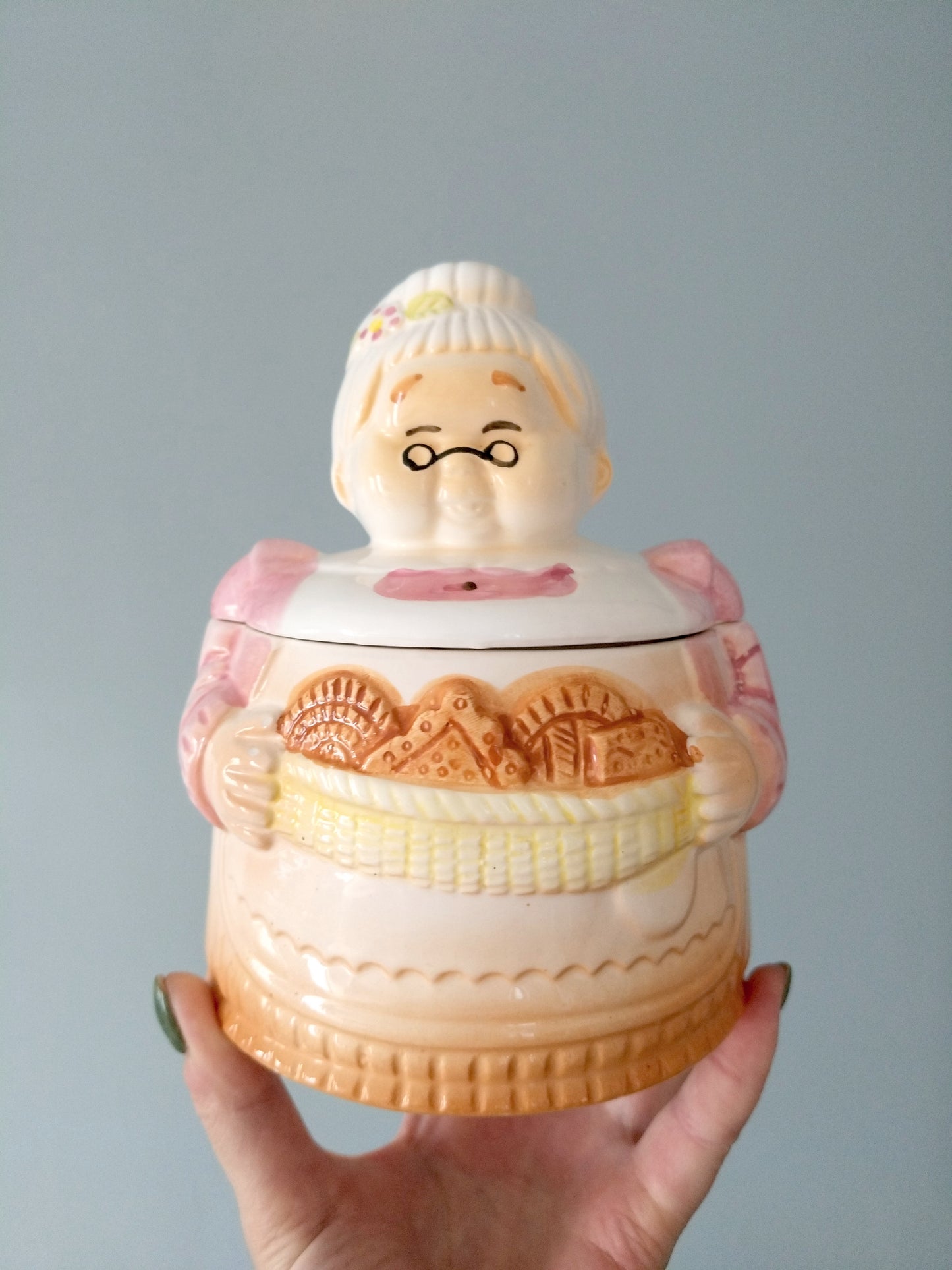 Pot à biscuits/bonbons mamie en céramique 80s
