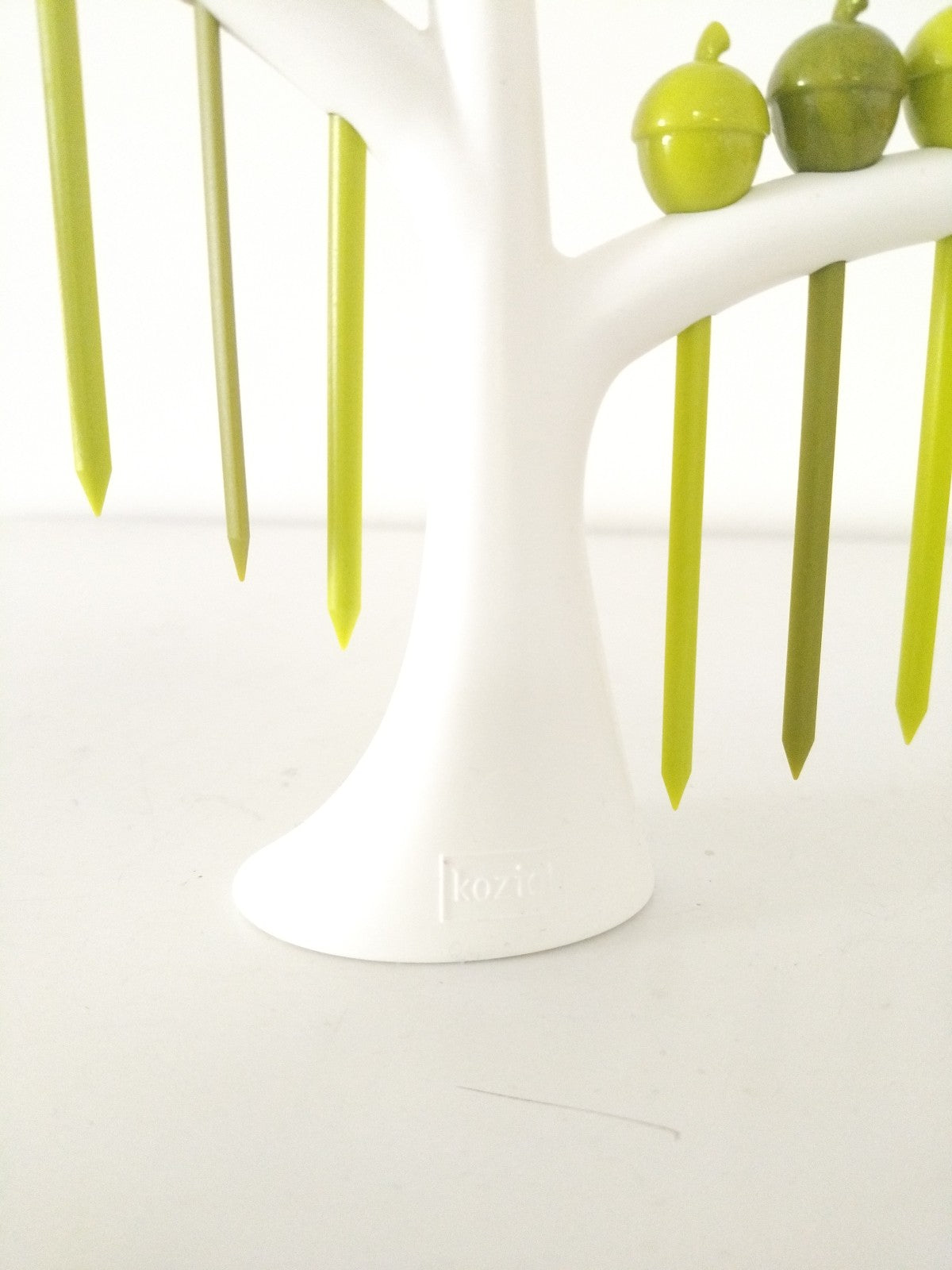 Piques amuse-bouches + support arbre Nick par Luis Villegas pour Koziol 2014