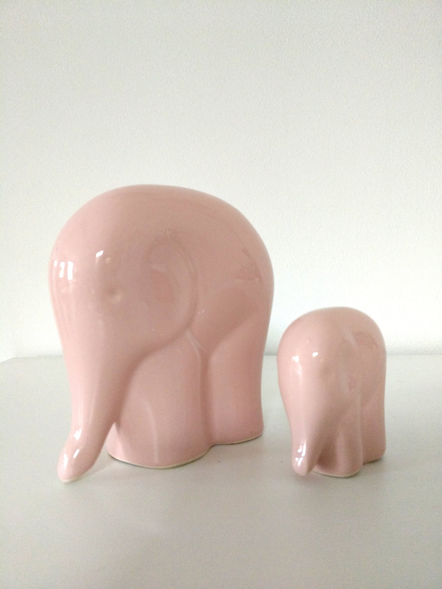 Ensemble de 2 éléphants en céramique émaillée rose