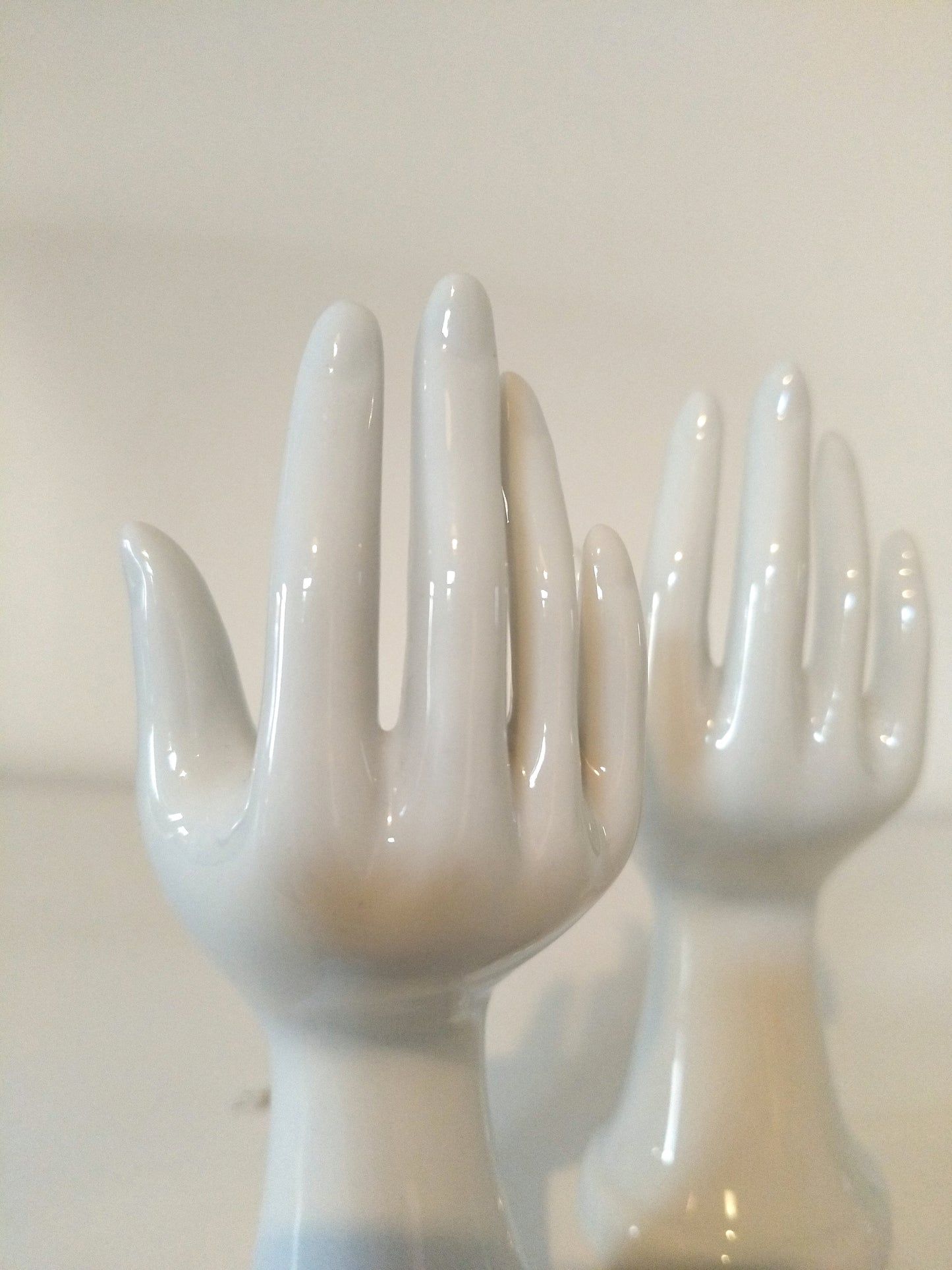 Petit soliflore/ baguier/ porte-bijoux main en céramique à l'unité - 2 pièces disponibles