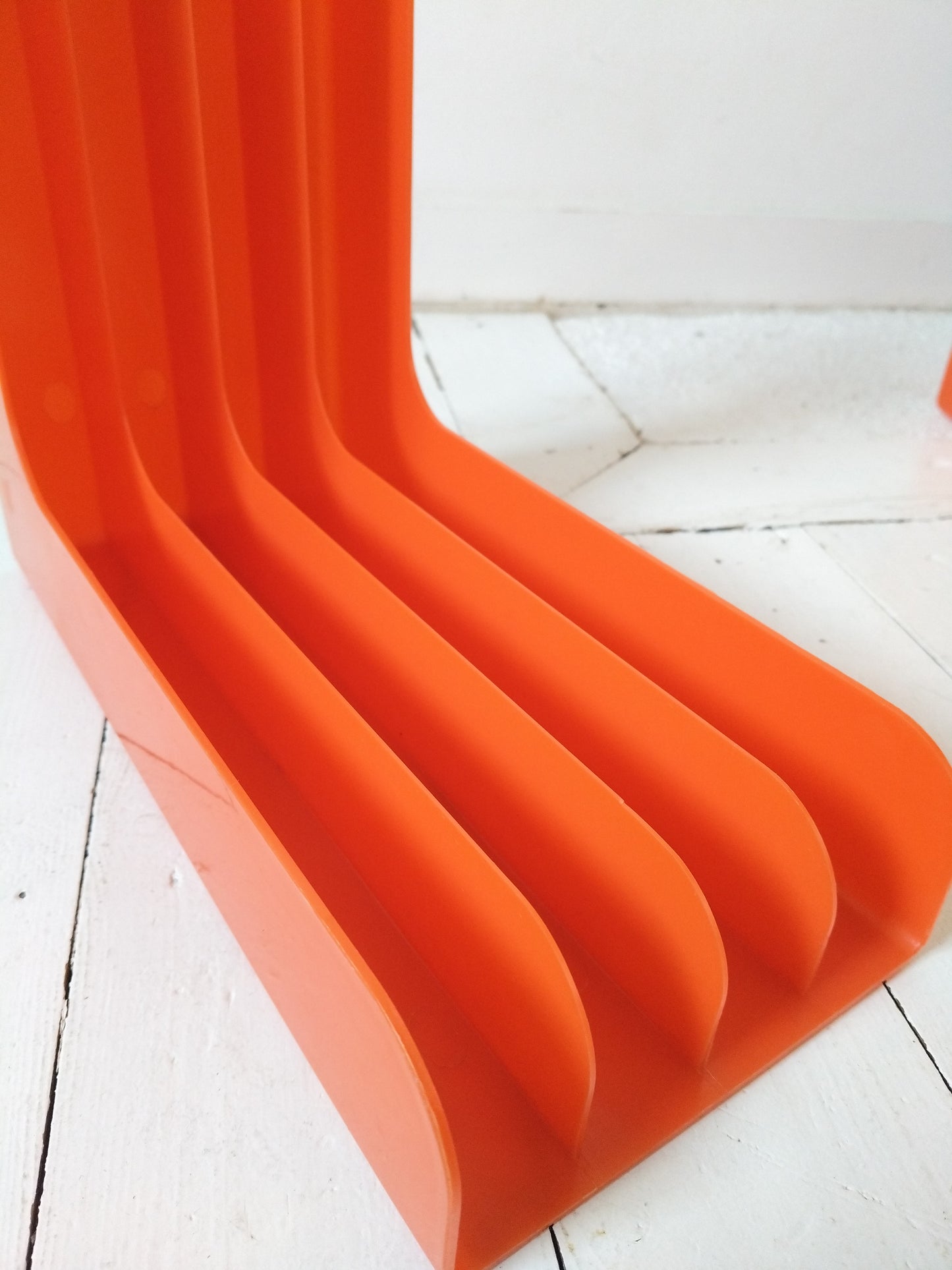 Range-vinyles 33T/ porte-revues Auréac en plastique (à poser ou mural) à l'unité