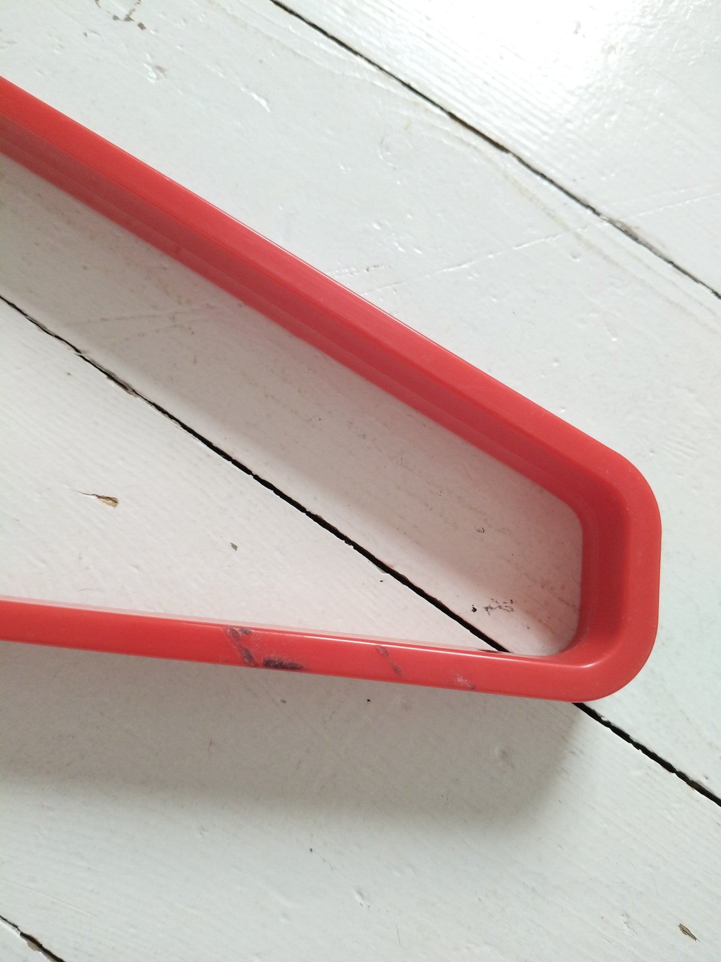 Ensemble de 3 cintres en plastique MK finland by Karhumuovioy - cetaitmieuxavant