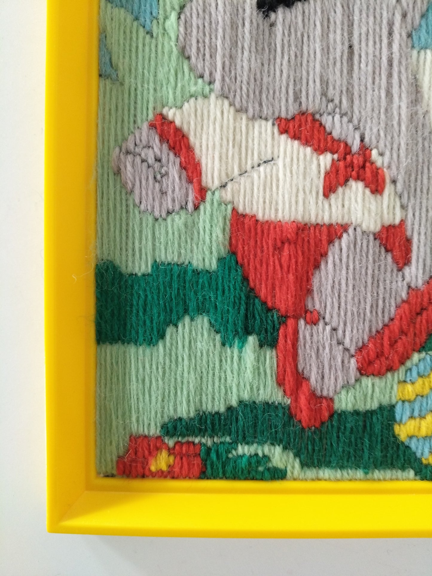 Ancienne broderie de Babar encadrée