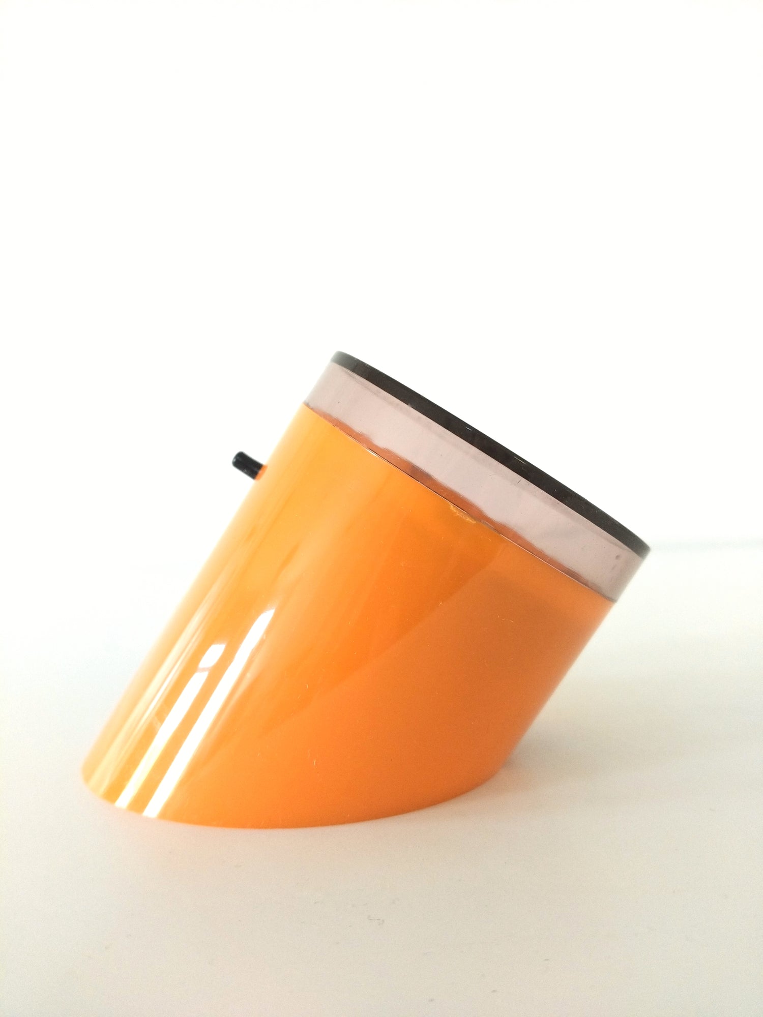 Calendrier perpétuel en plastique design UK made in Hong Kong - cetaitmieuxavant