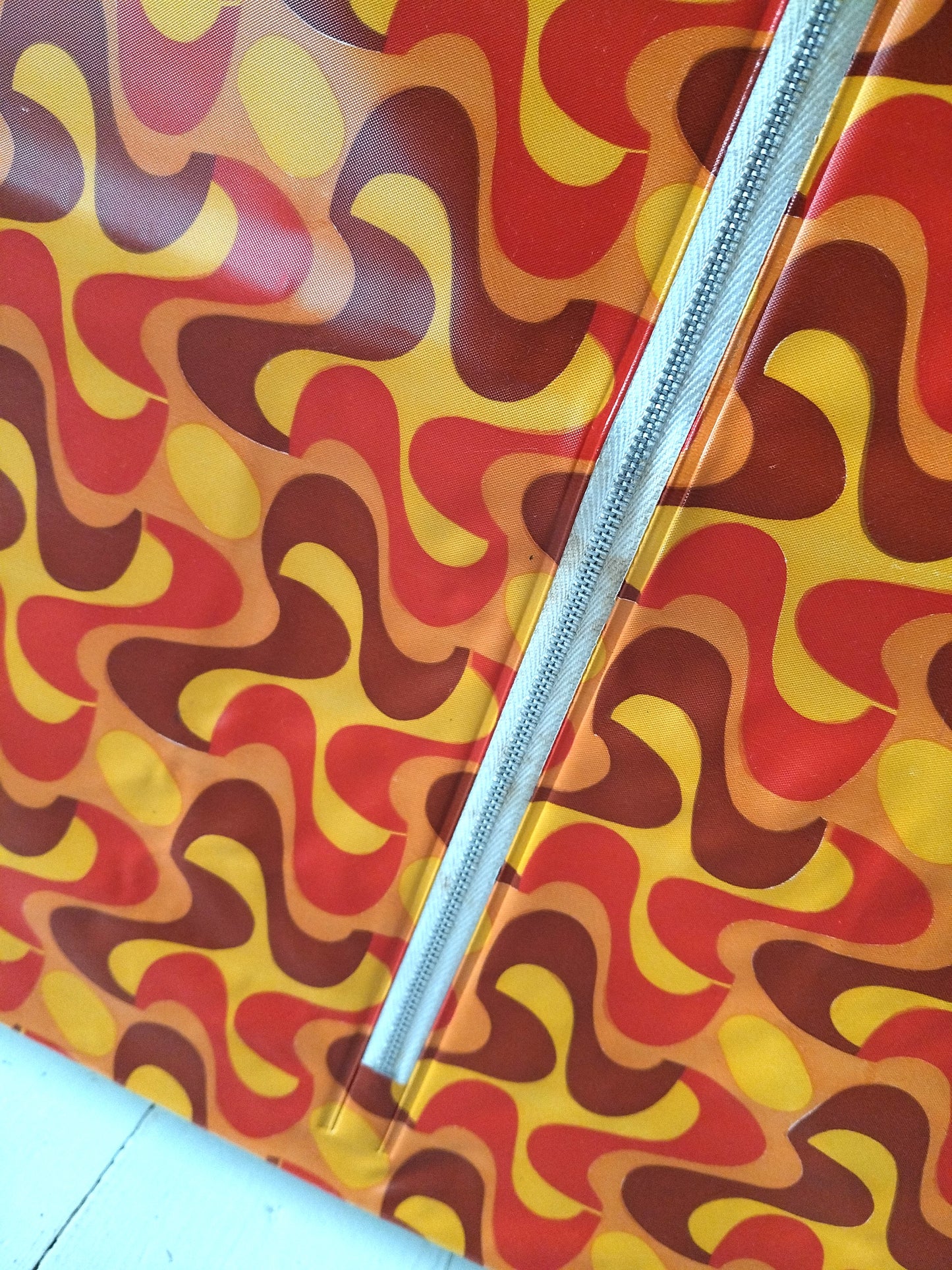 Petit meuble de poupées vintage