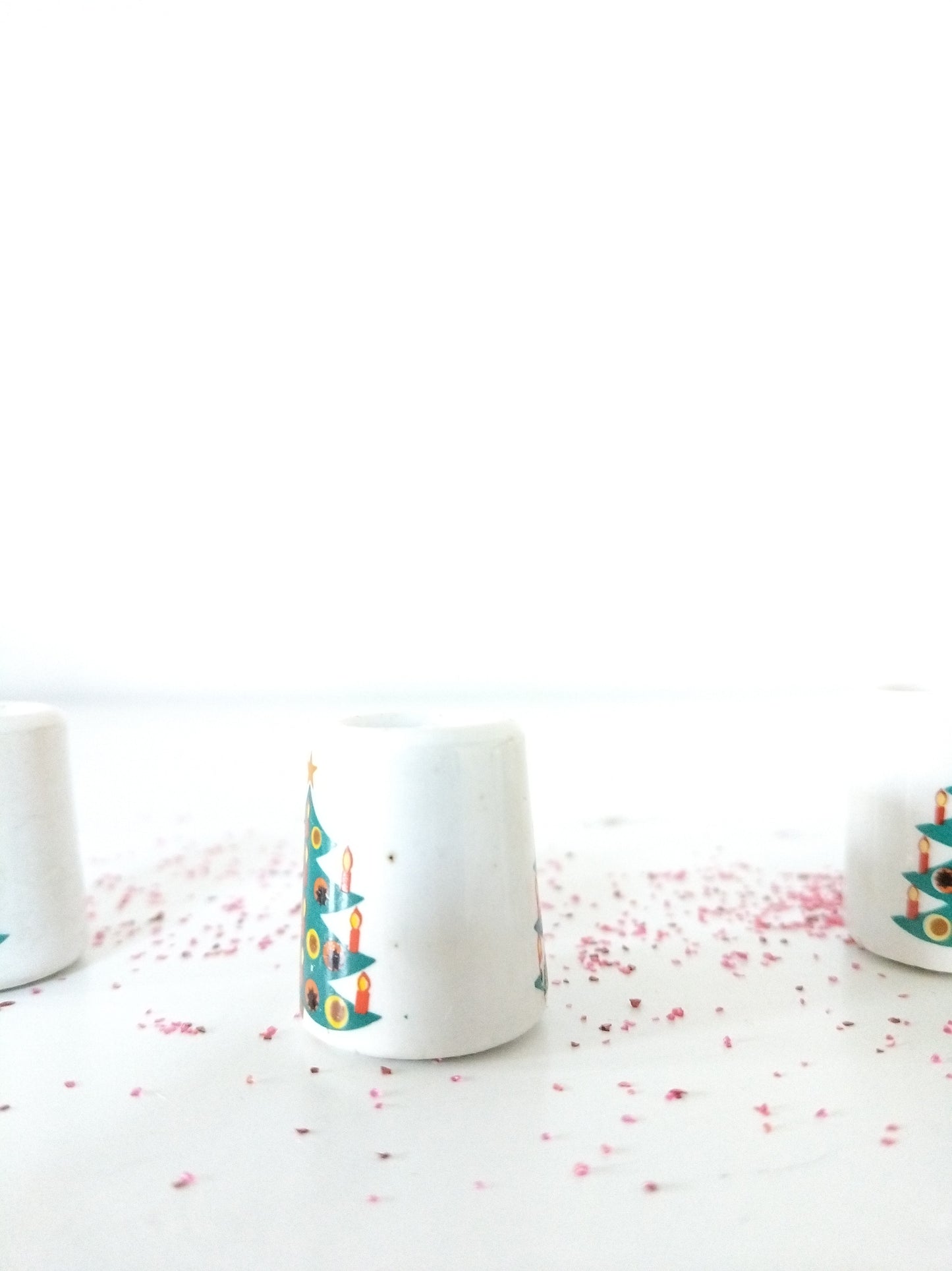 Duo de mini-bougeoirs de Noël décor sapin Germany + bougies blanches