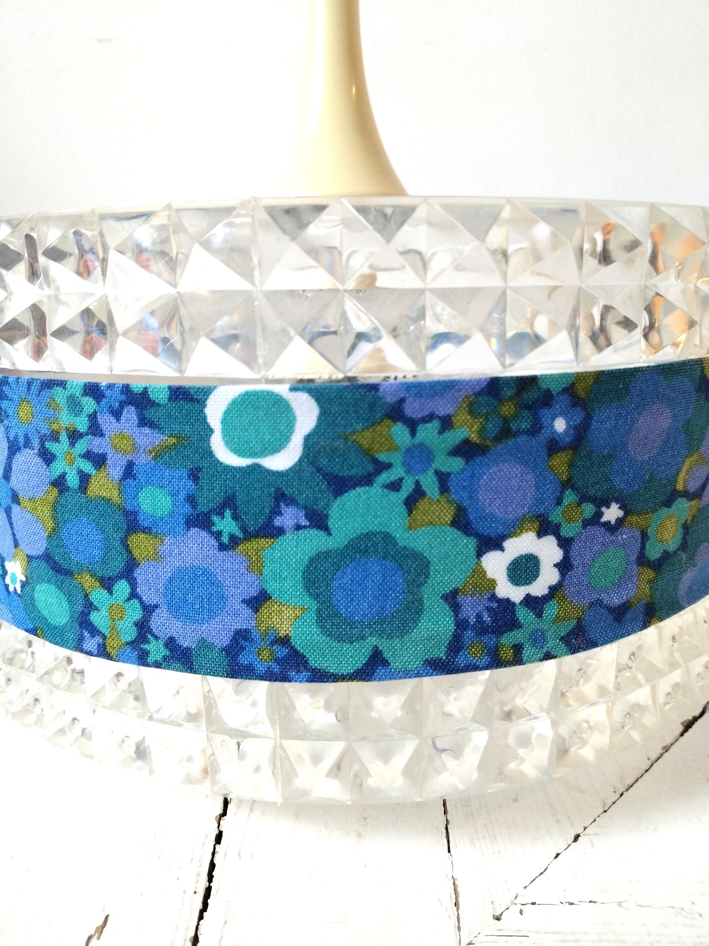 Luminaire suspension verre et plexi - cetaitmieuxavant