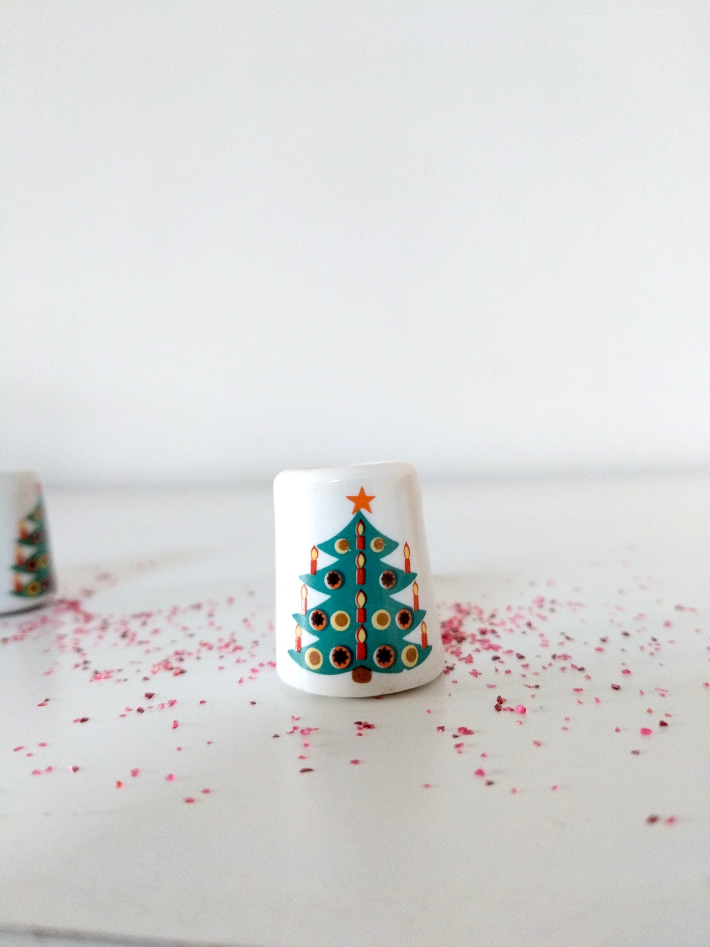 Duo de mini-bougeoirs de Noël décor sapin Germany + bougies blanches