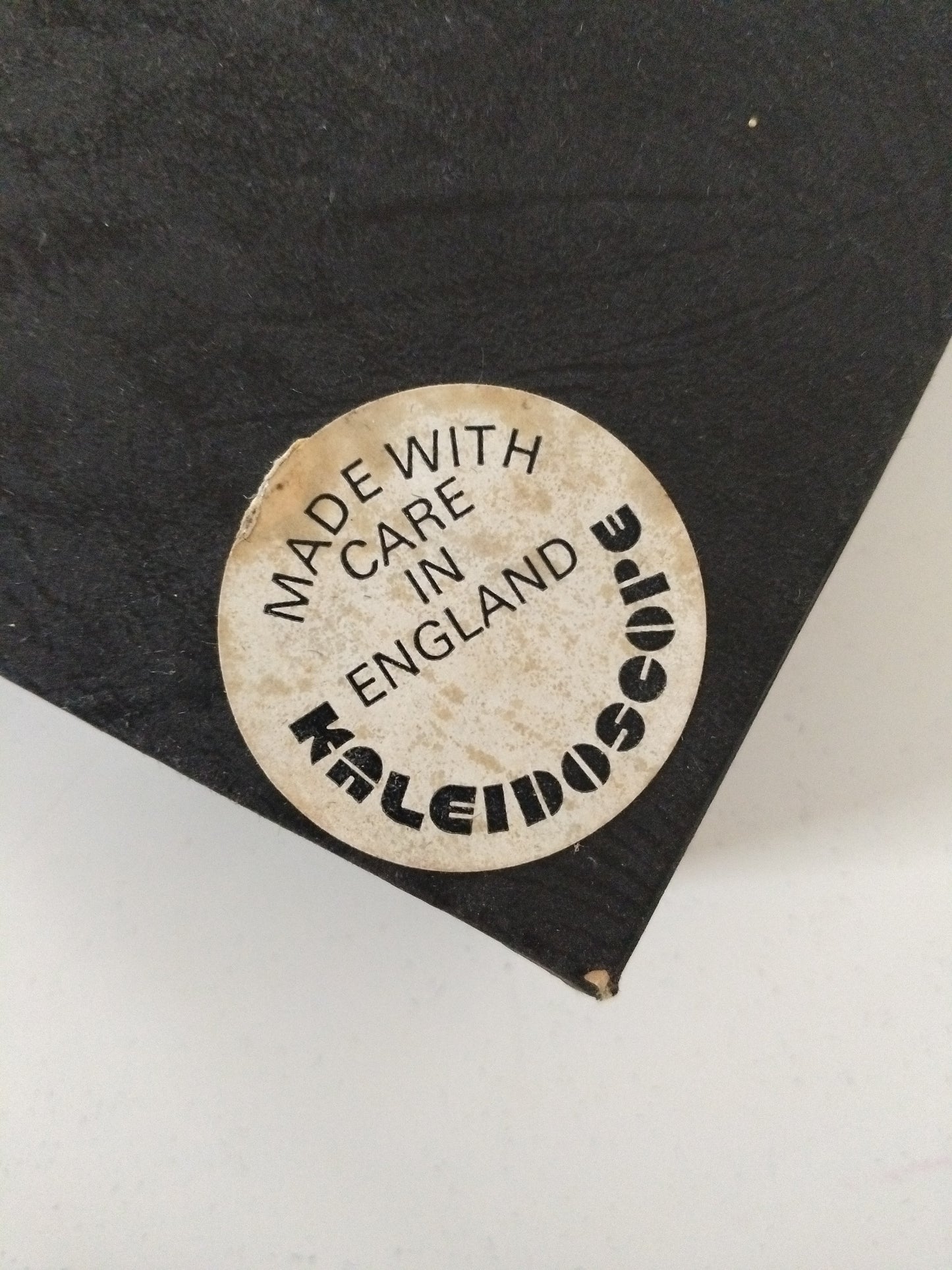 Ensemble de 4 sous-verres Kaléidoscope England par Sally Grégory Hersper (2 sets disponibles) - cetaitmieuxavant