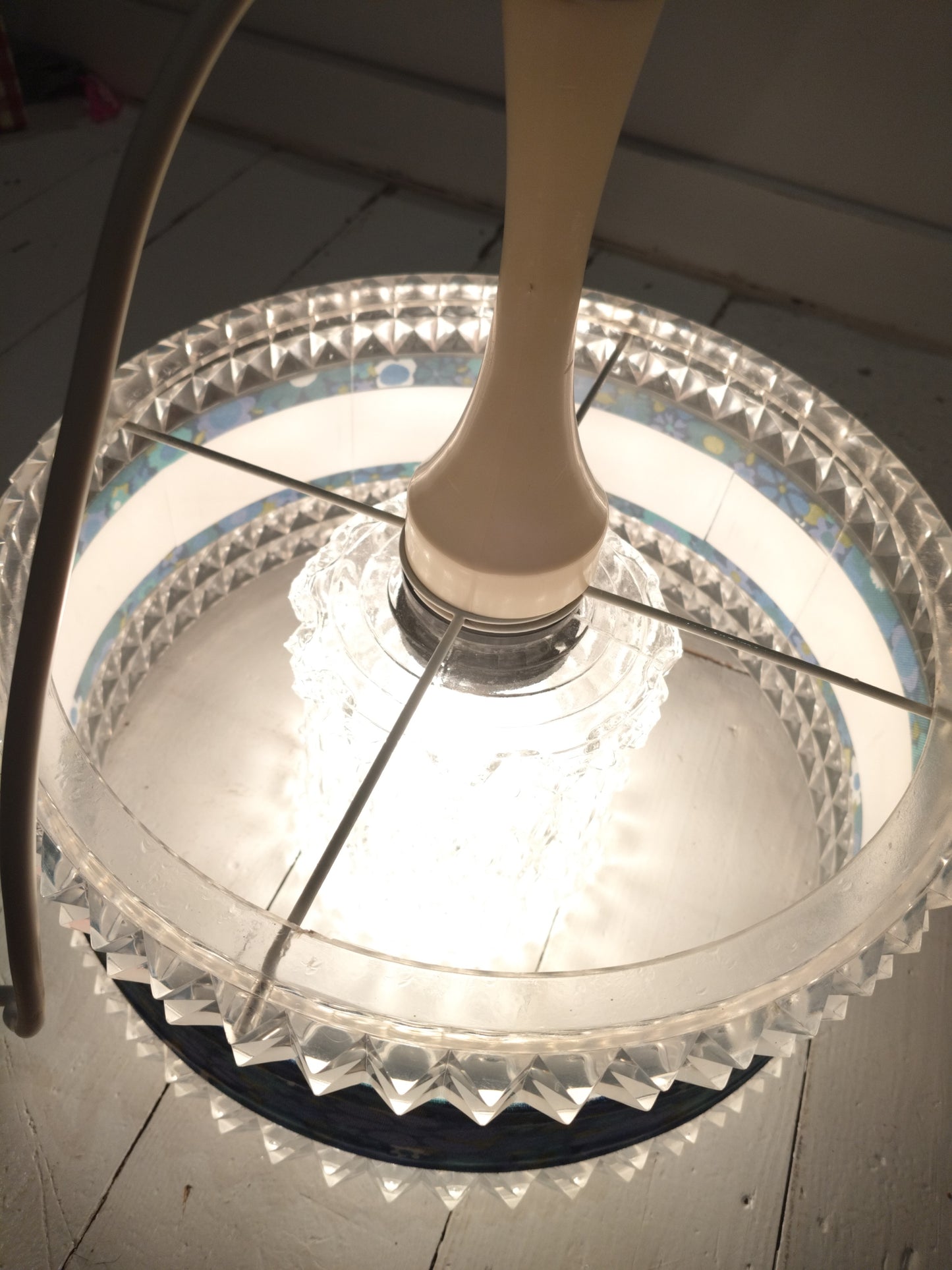 Luminaire/ suspension verre, plexiglas et tissu - cetaitmieuxavant