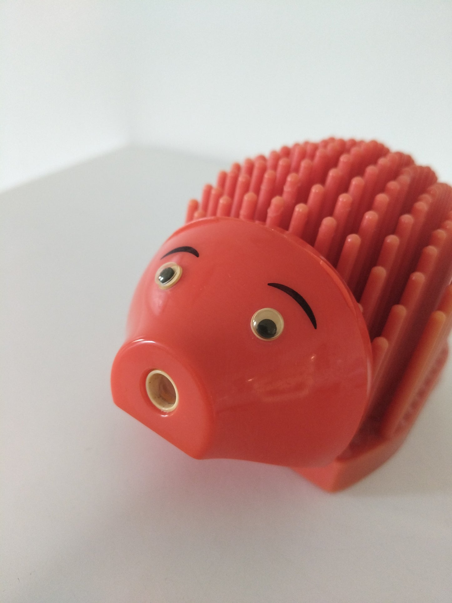 Gros hérisson taille-crayon porte-crayons/ stylos et gomme design UK