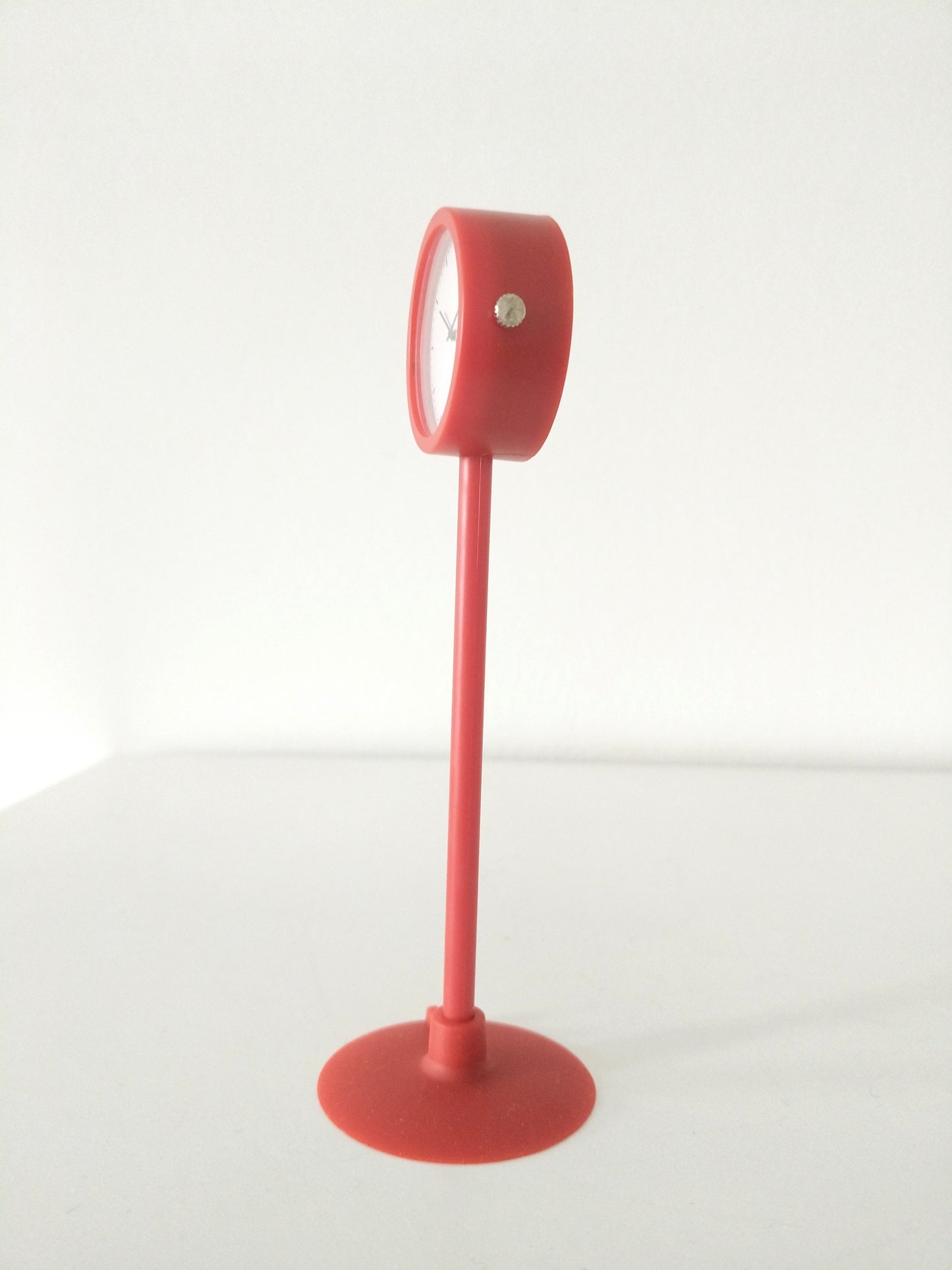 Petite horloge de table à ventouse Ikea Stakig 2019