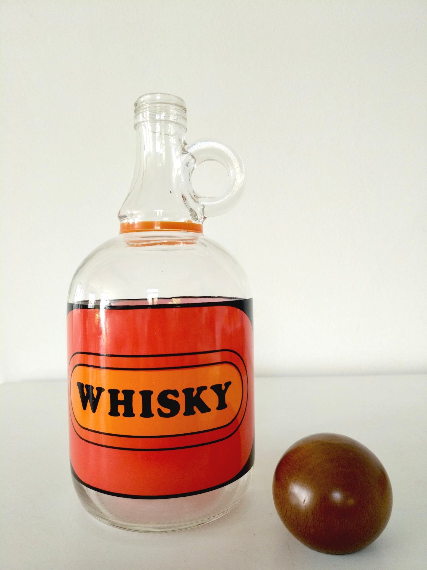Ancienne bouteille à whisky en verre - cetaitmieuxavant