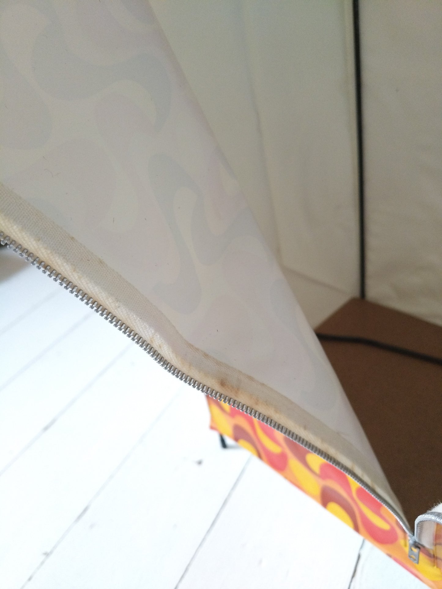 Petit meuble de poupées vintage