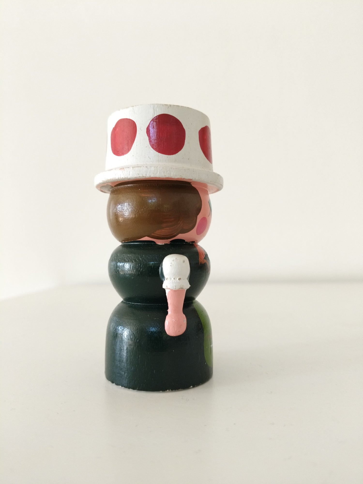 Coquetier personnage en bois au choix - cetaitmieuxavant