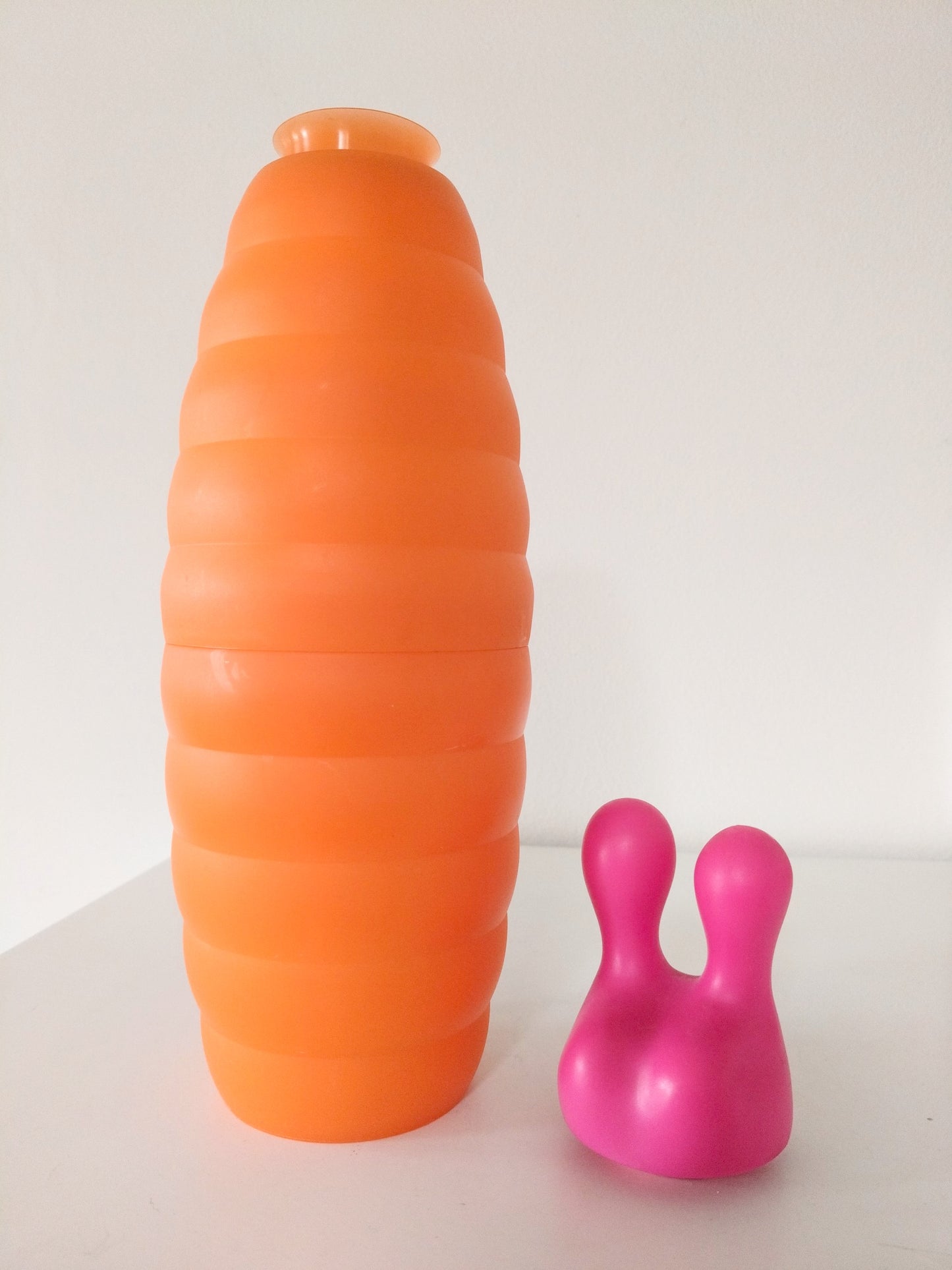 Bouteille isotherme/ thermos Fred the Worm par Guido Venturini pour Alessi 1997