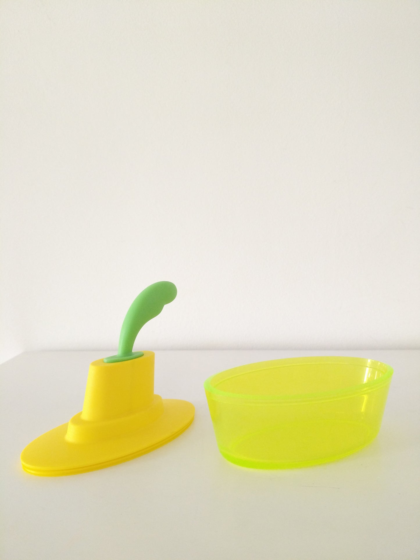 Beurrier Ship Shape par Stefano Giovannoni et Harry-Paul pour Alessi