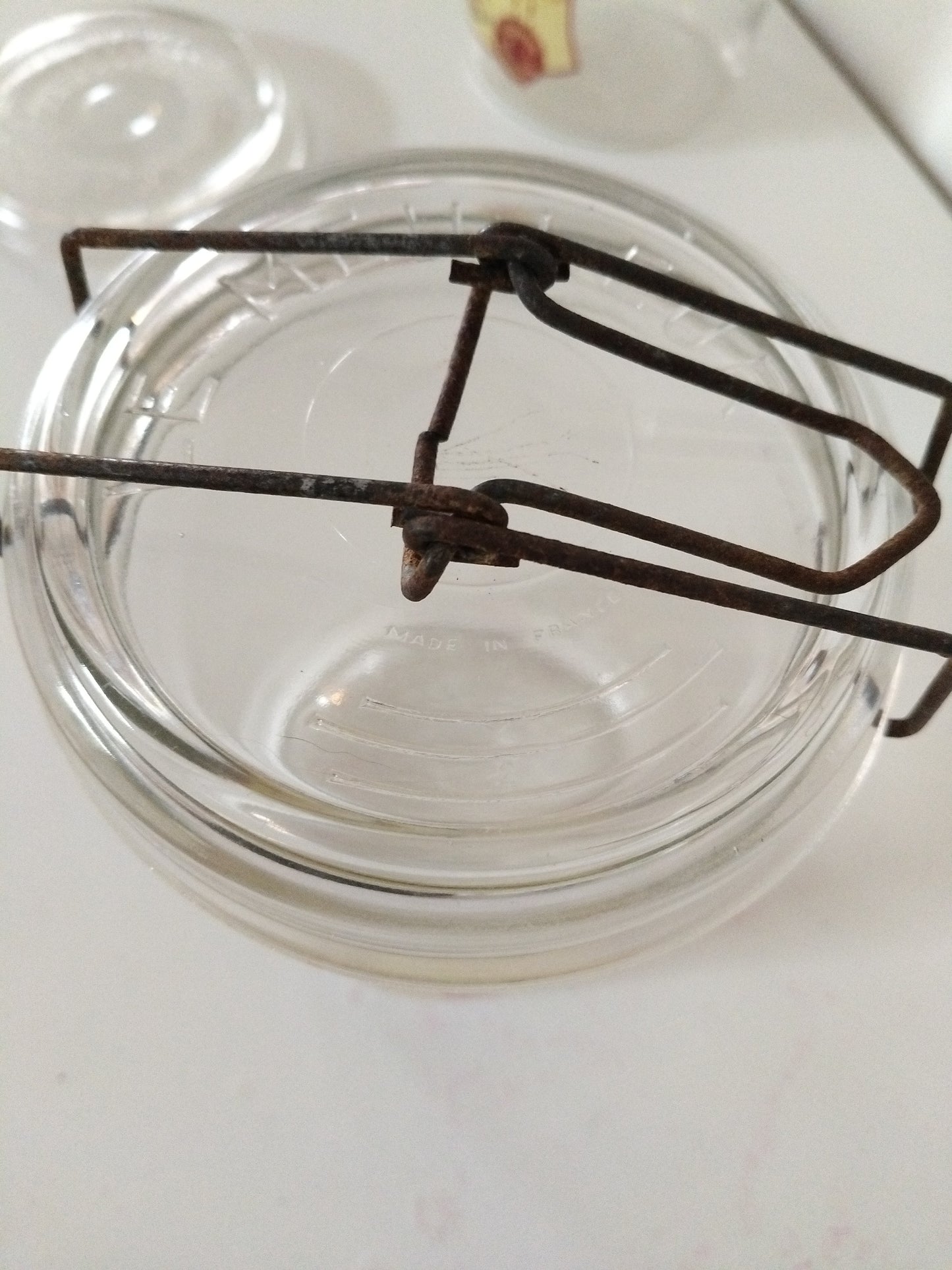 Ancien bocal de conservation en verre à l'unité