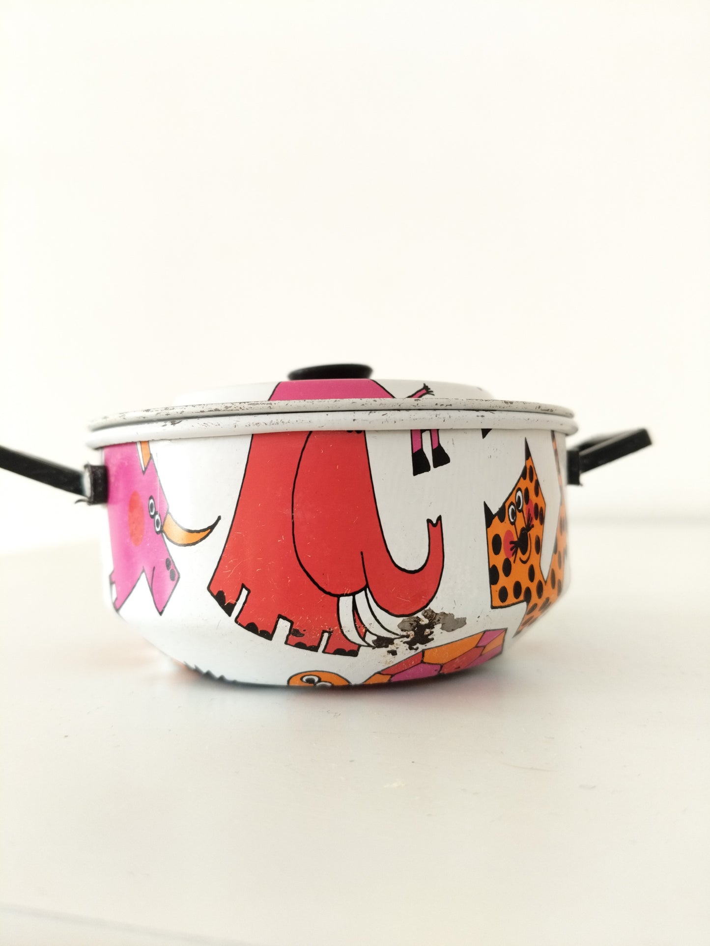 3 éléments de dinette/ casseroles en tôle