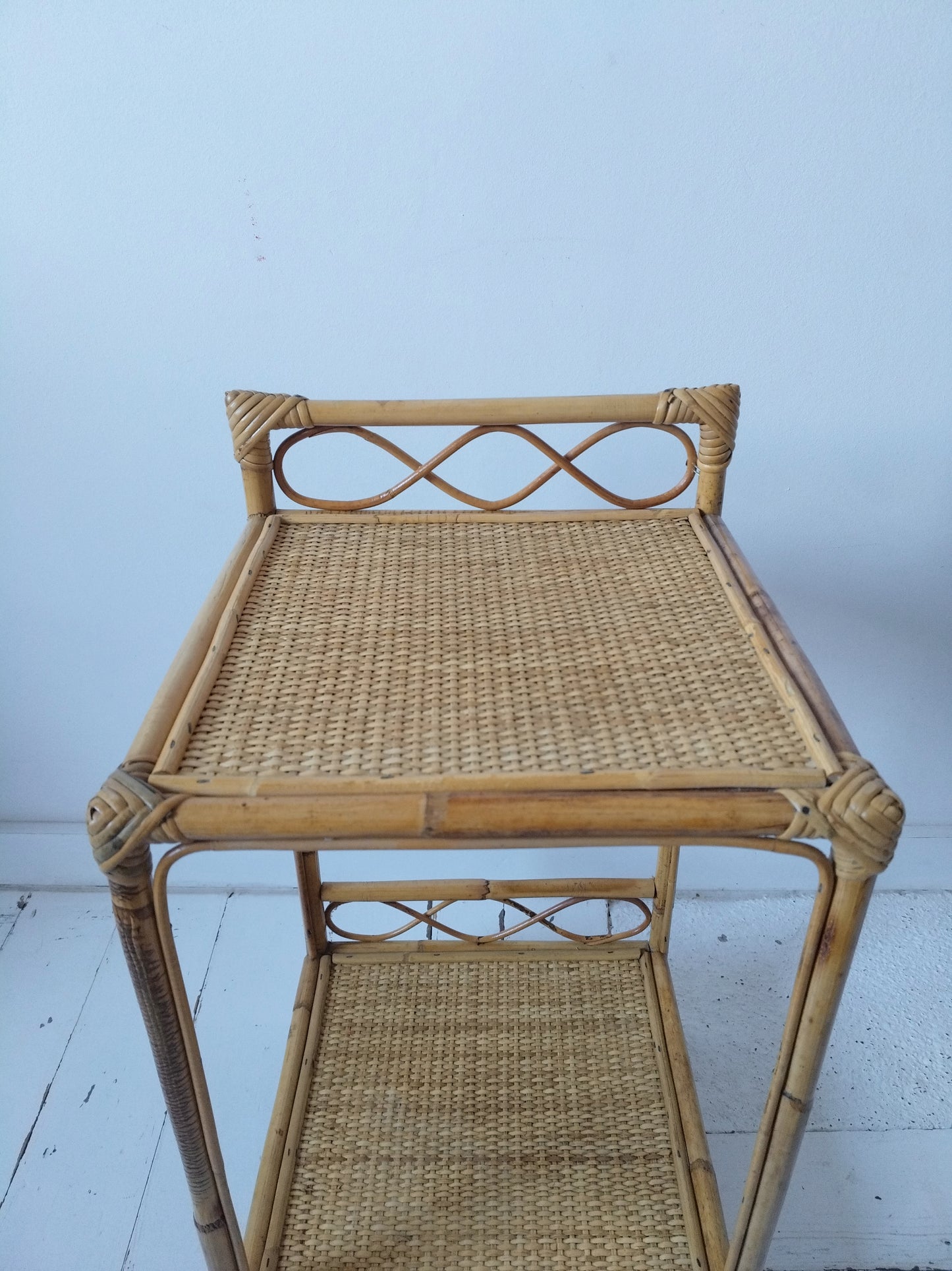 Étagère/ chevet vintage osier et rotin