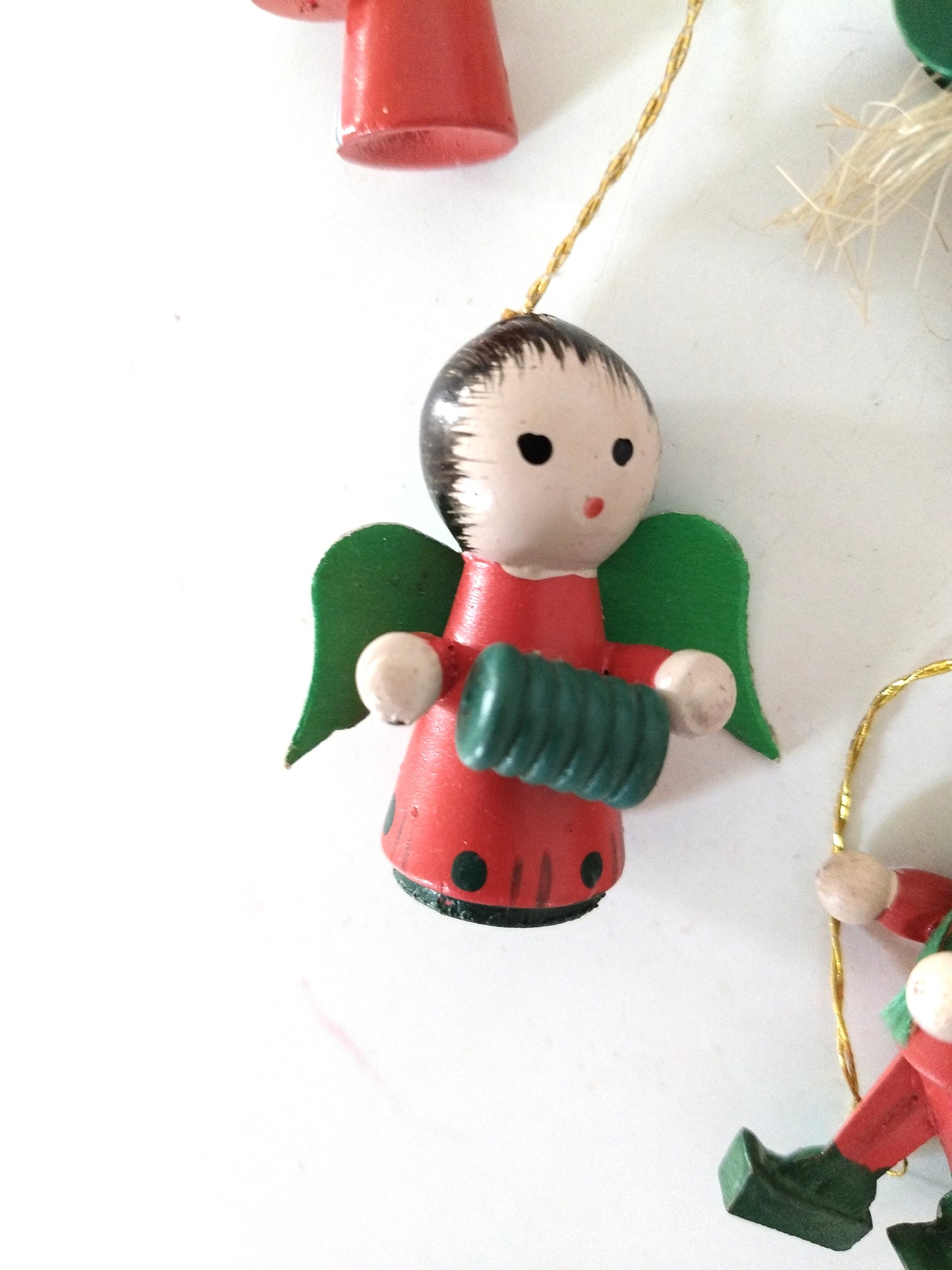 8 petits sujets de Noël en bois