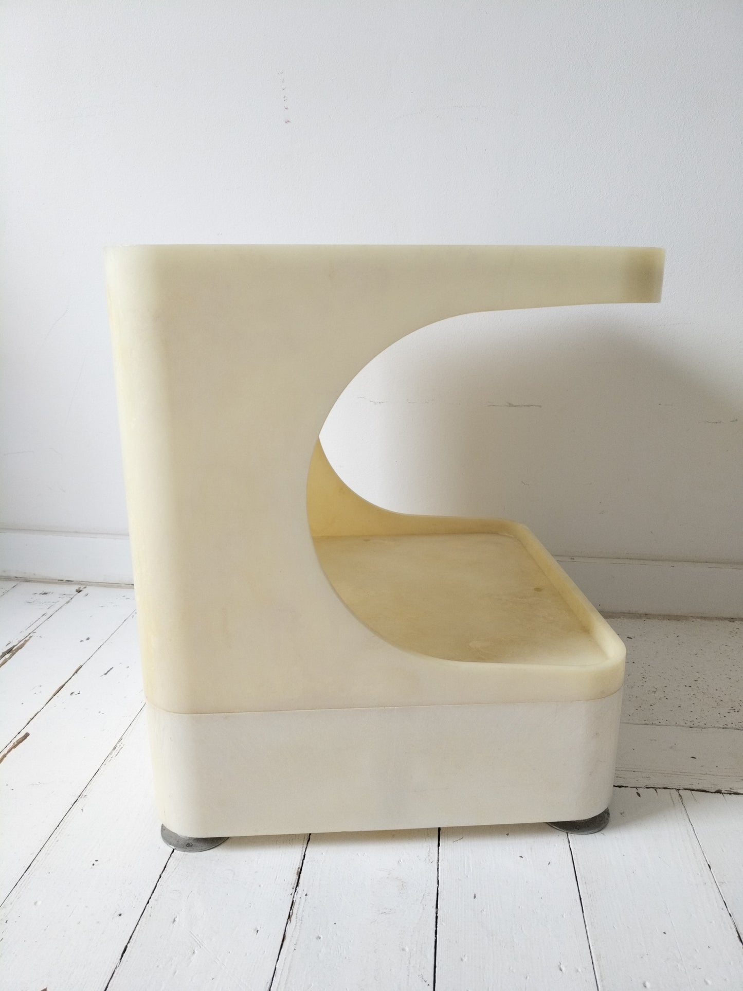 Petit meuble d'appoint/ chevet/ desserte en fibre de verre