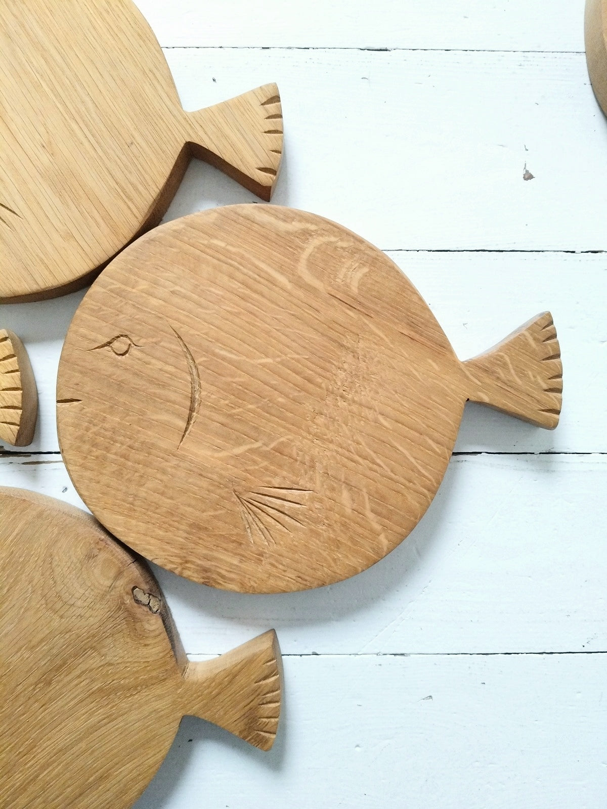 Ensemble de 4 planches/ dessous de plats poisson en bois massif + leur support mural