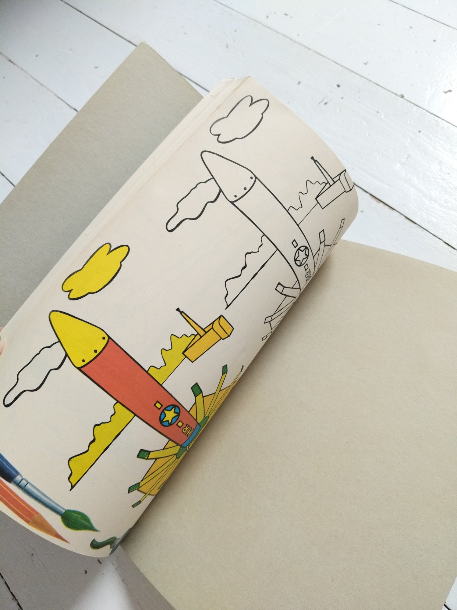 Ancien livre de jeux et coloriage vierge - cetaitmieuxavant