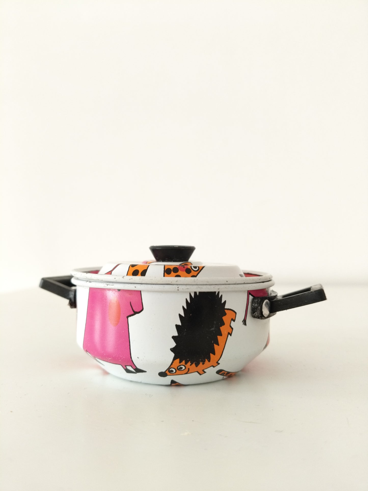 3 éléments de dinette/ casseroles en tôle