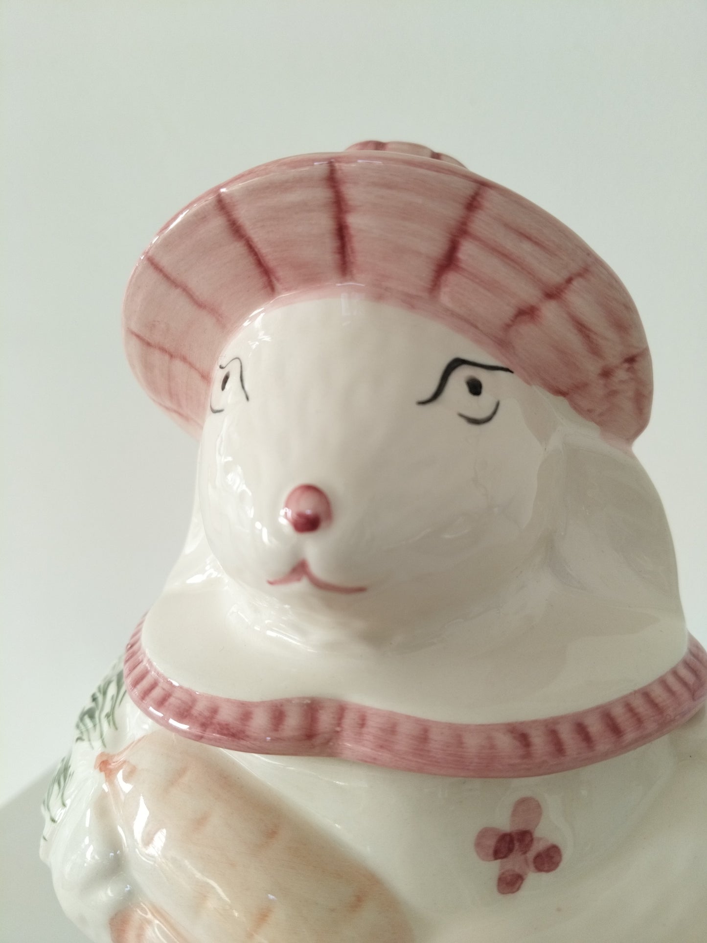 Gros pot à biscuits lapine en céramique