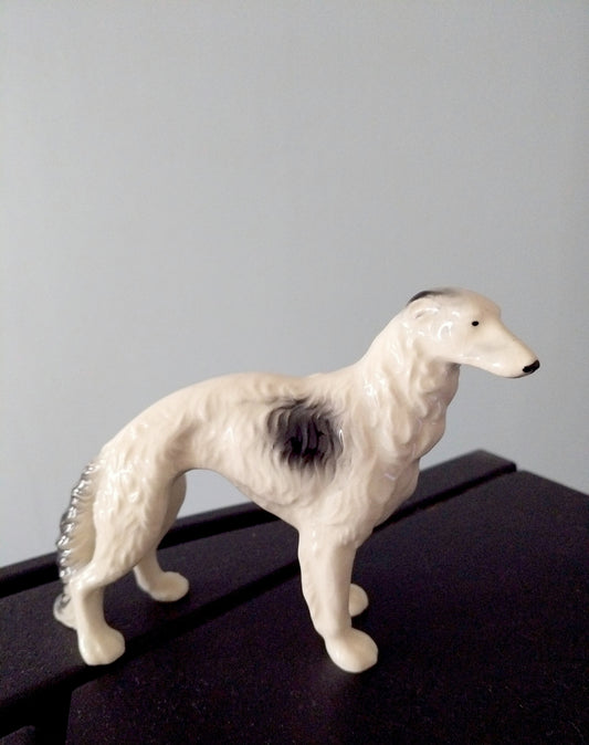 Statuette chien lévrier barzoï en porcelaine Japan