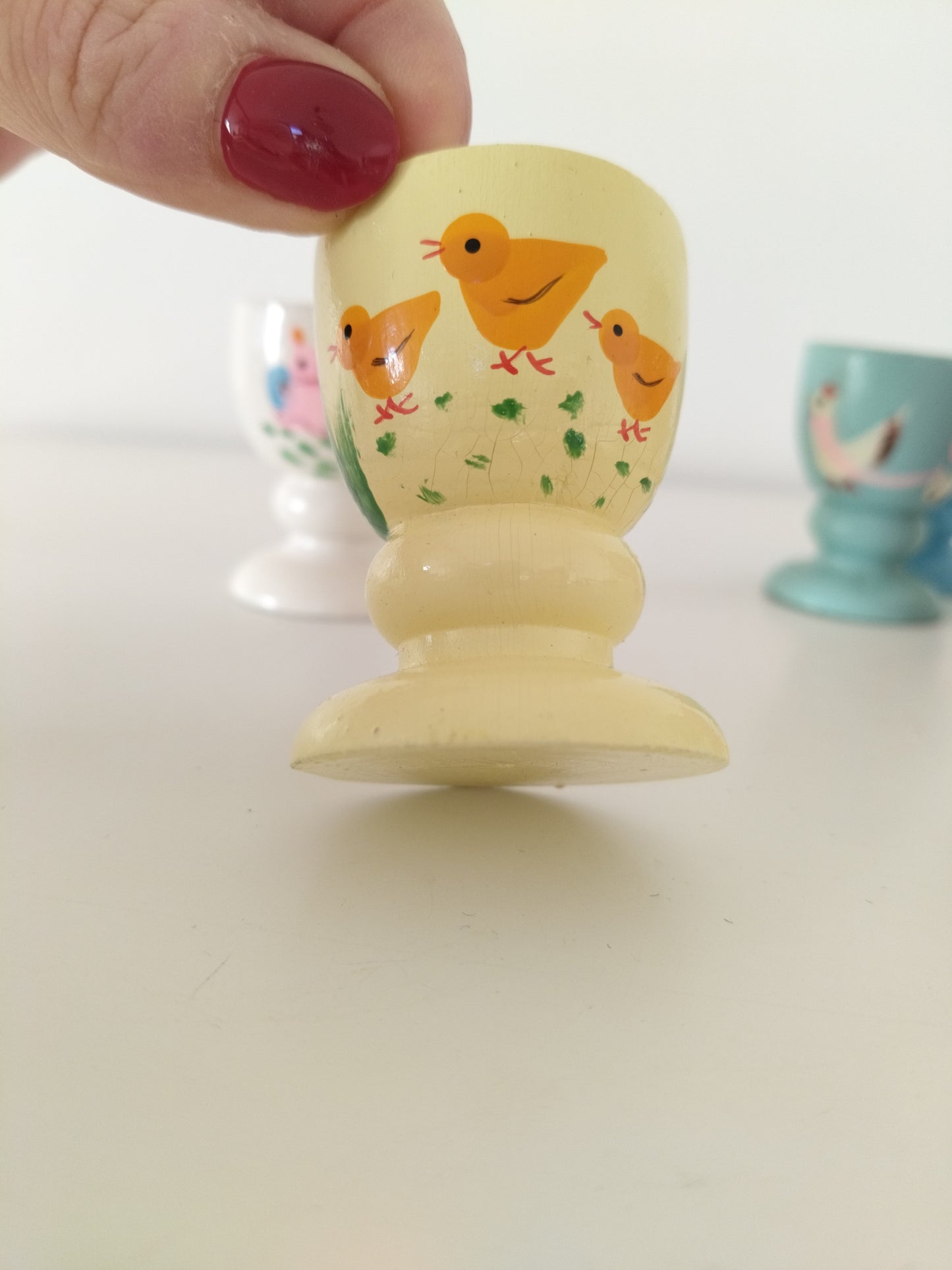 Ensemble de 6 petits coquetiers en bois peints à la main - cetaitmieuxavant