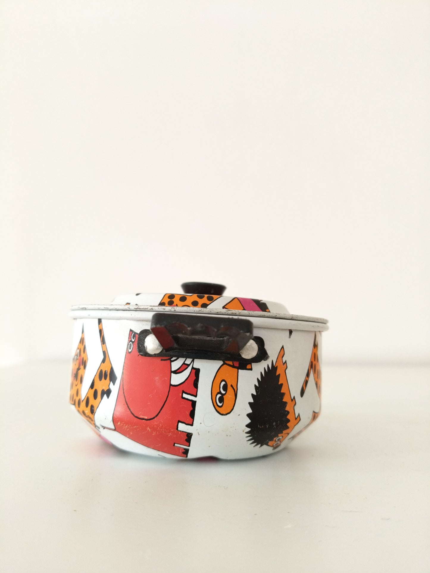 3 éléments de dinette/ casseroles en tôle