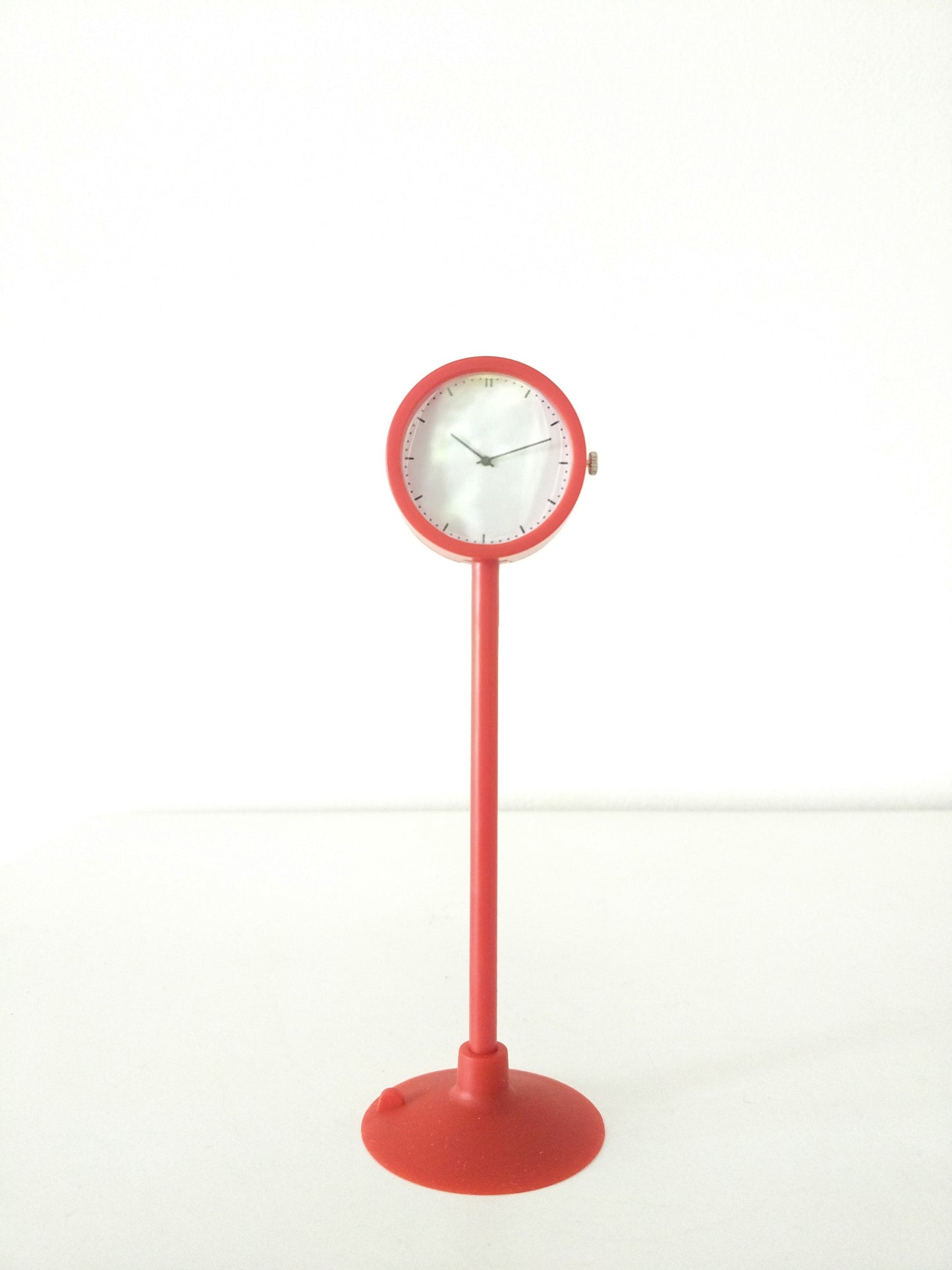 Petite horloge de table à ventouse Ikea Stakig 2019
