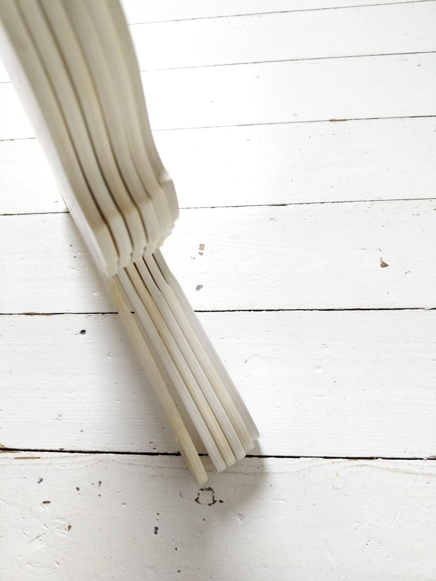 Petit cintre en plastique Strepp-design Ges.Gesch Germany fillette ou garçonnet au choix