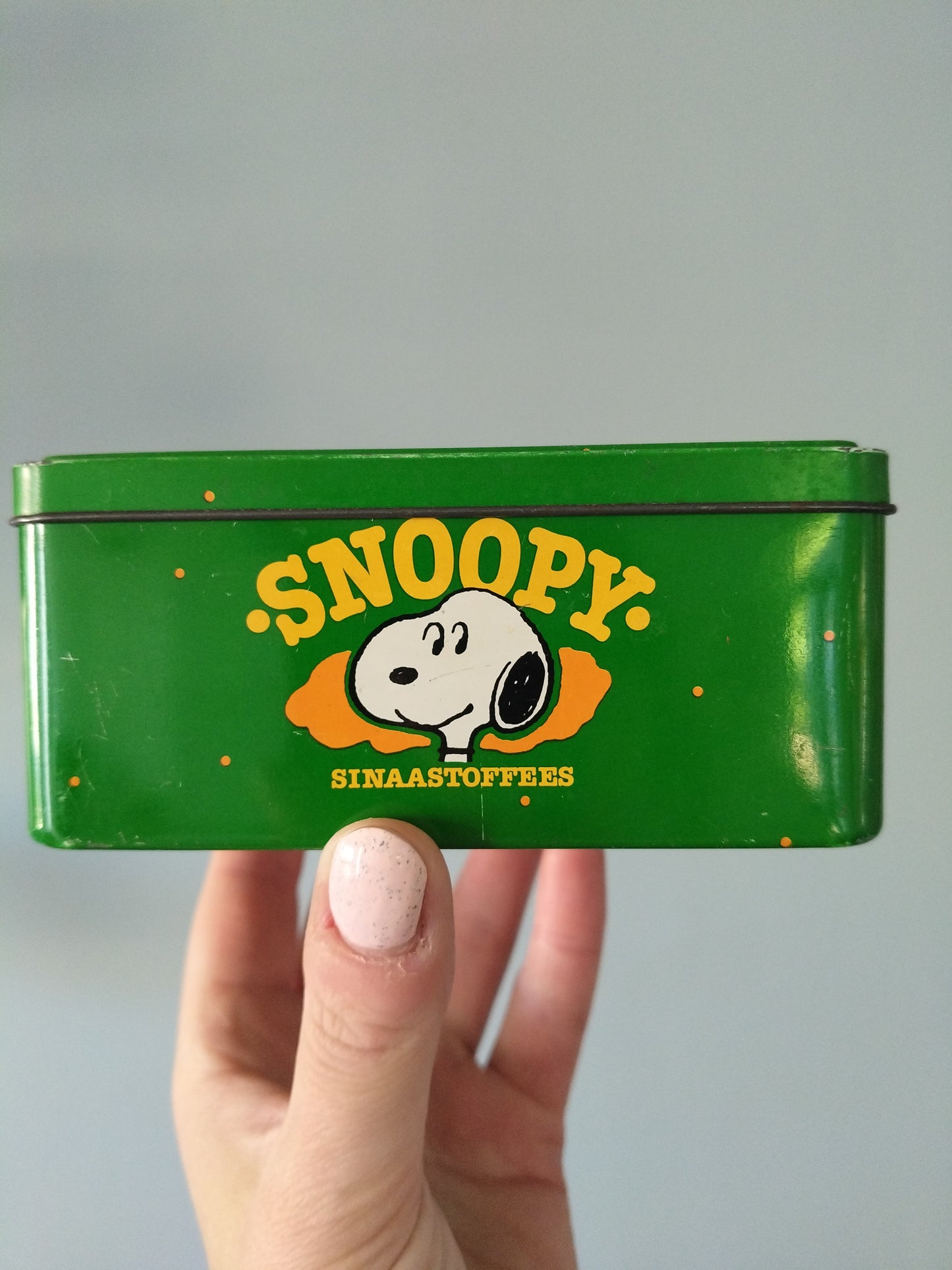 Boîte métallique Snoopy mini-golf 1958 United Feature Syndicate pour Van Melle confiserie bonbons tendres orange - cetaitmieuxavant