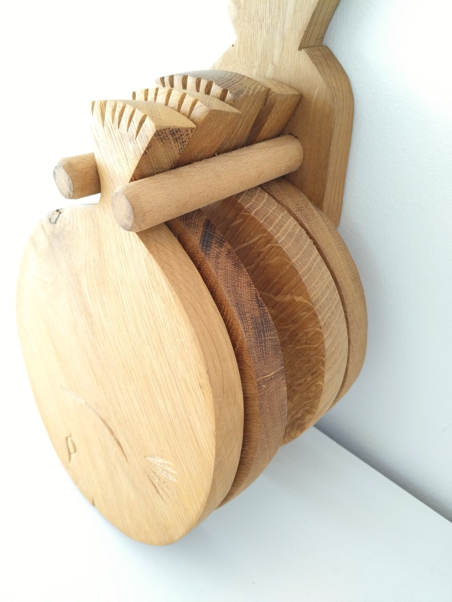 Ensemble de 4 planches/ dessous de plats poisson en bois massif + leur support mural