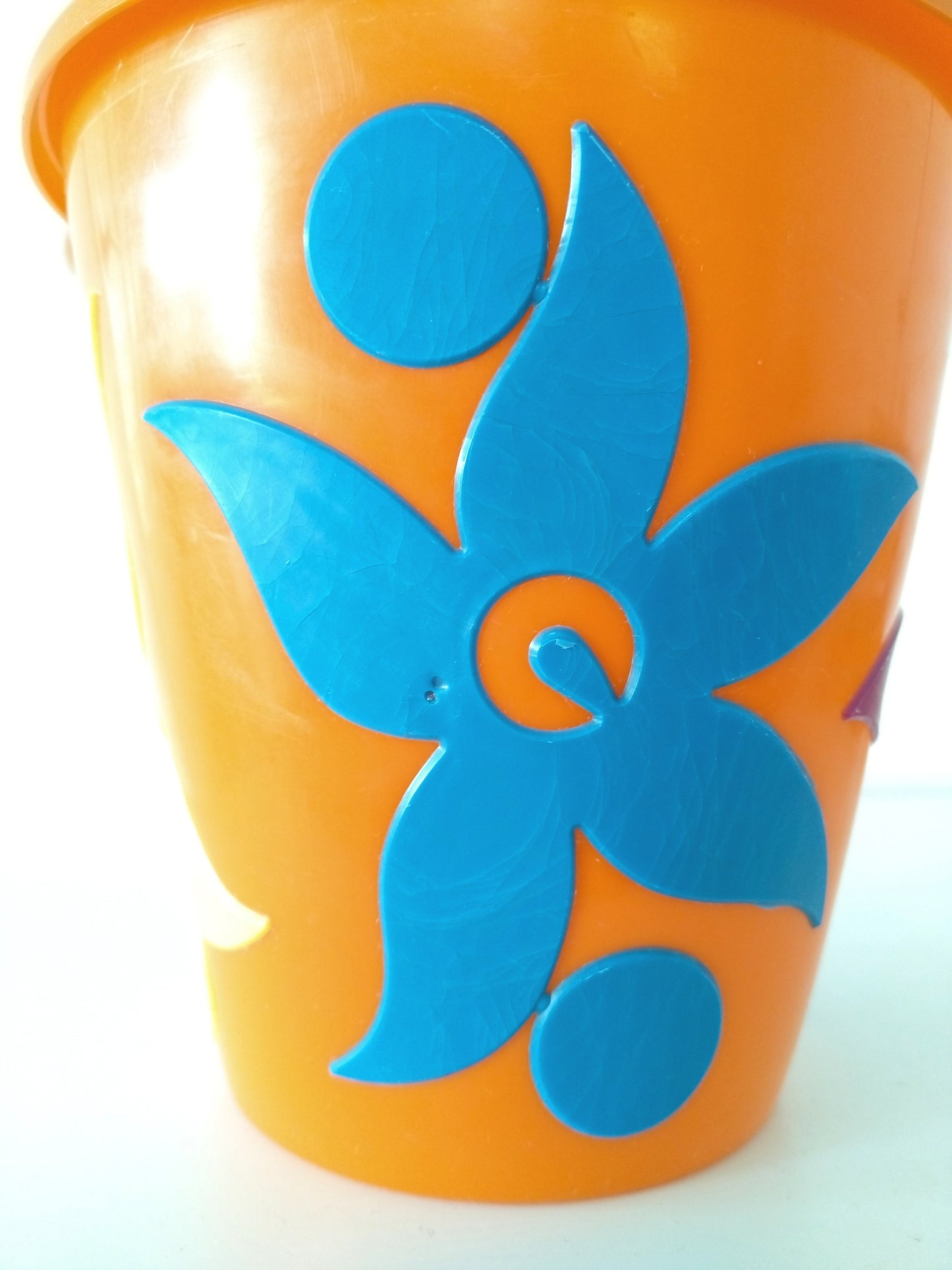 Ancien seau de plage/ pelle et rateau en plastique