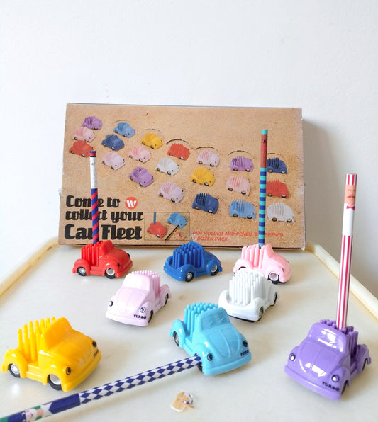 "Car Fleet" voiture Coccinelle Turbo miniature porte-stylo/ crayon et taille-crayon design UK couleur au choix