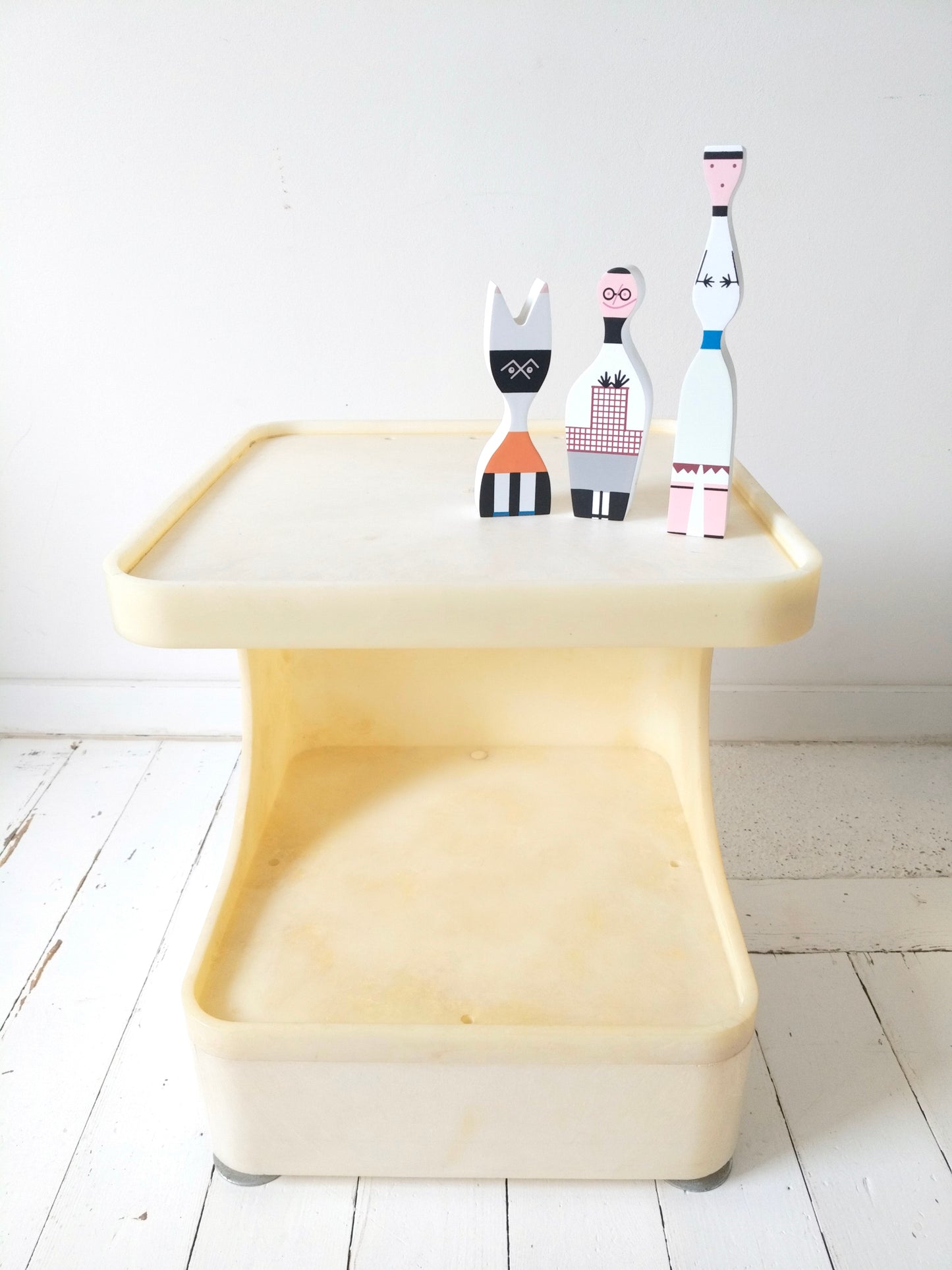 Petit meuble d'appoint/ chevet/ desserte en fibre de verre