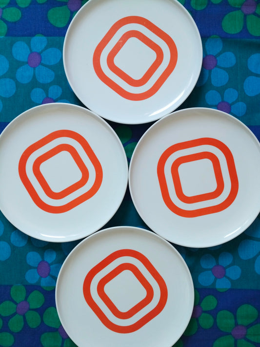 4 grandes assiettes en mélamine STYLE Italy