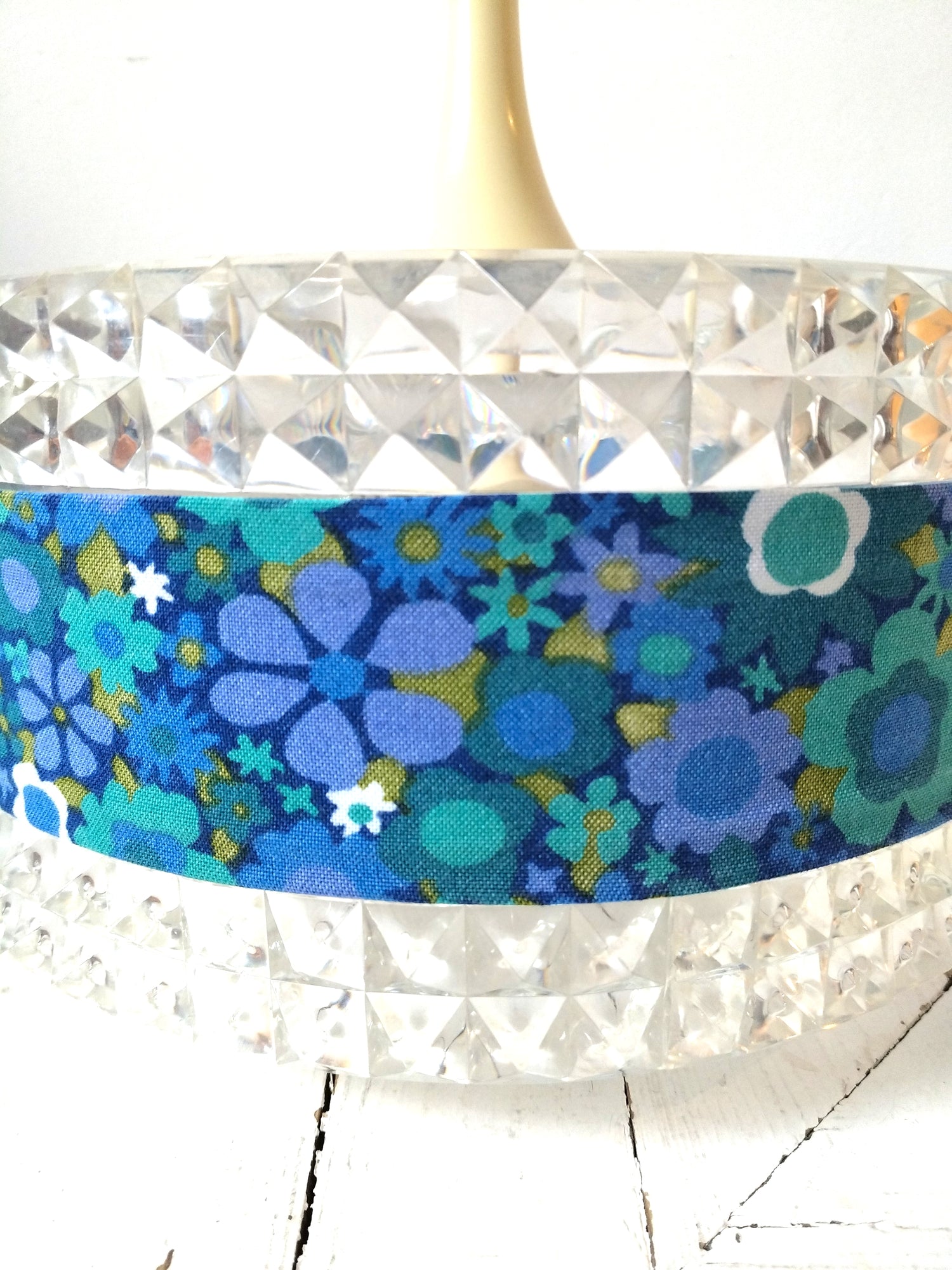 Luminaire suspension verre et plexi - cetaitmieuxavant
