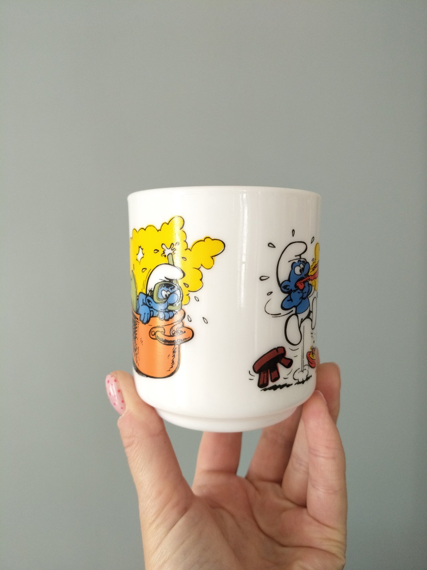 Tasse/ mug Arcopal publicitaire Bénédictin Schtroumpfs Peyo 1983
